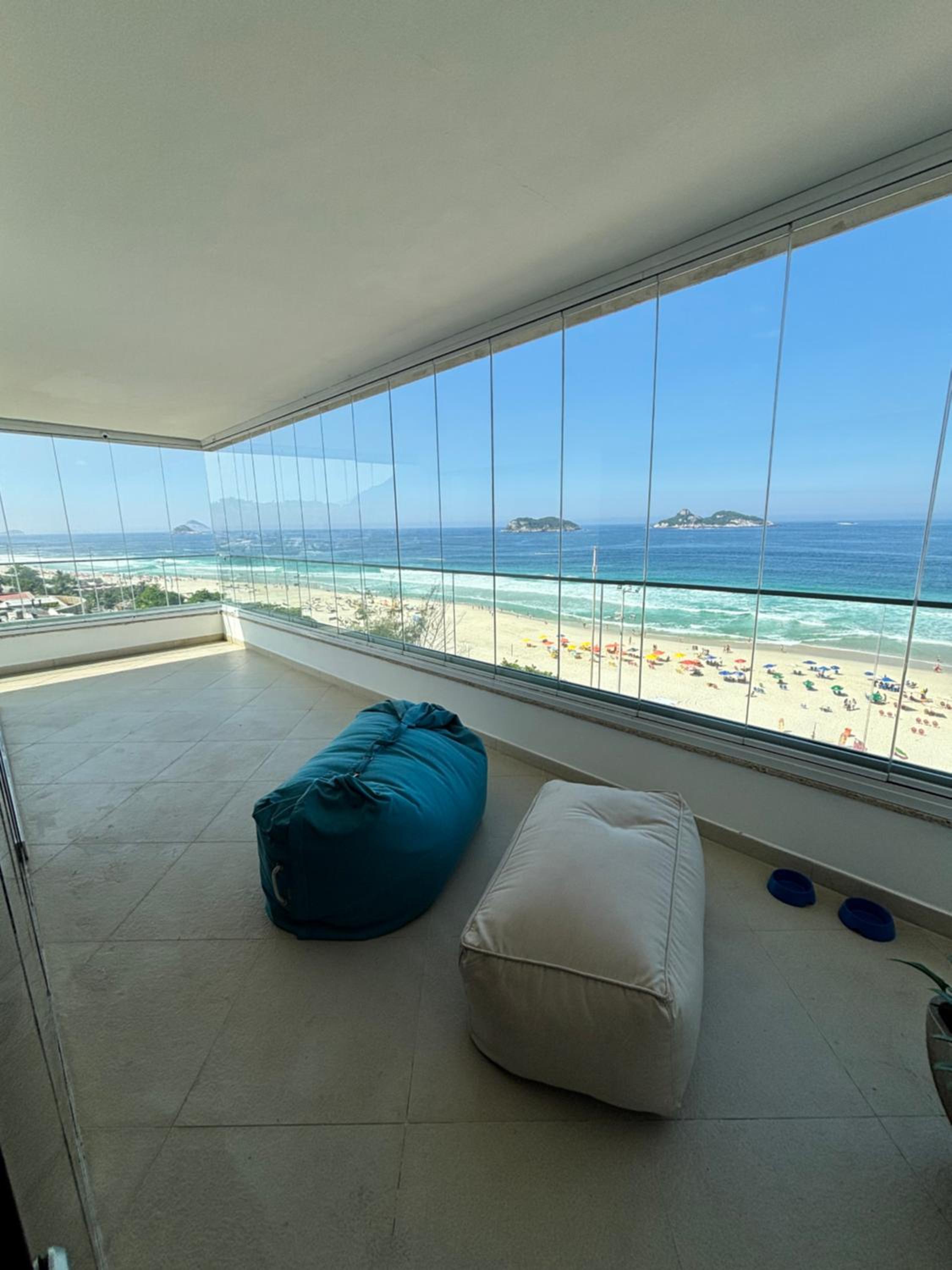 Praia do Pepê - Apartamento 2Q - Flat com Infra completa com Piscina e Sauna - Vista Mar Deslumbrante