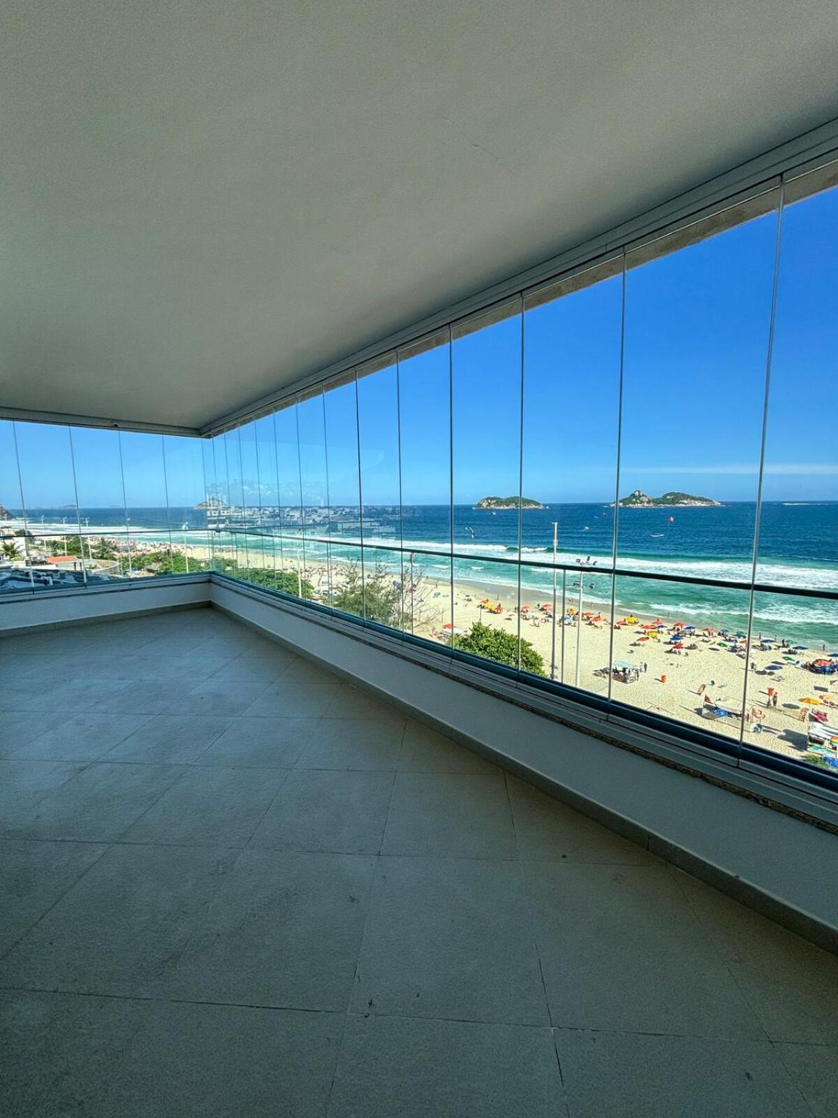 Praia do Pepê - Apartamento 2Q - Flat com Infra completa com Piscina e Sauna - Vista Mar Deslumbrante