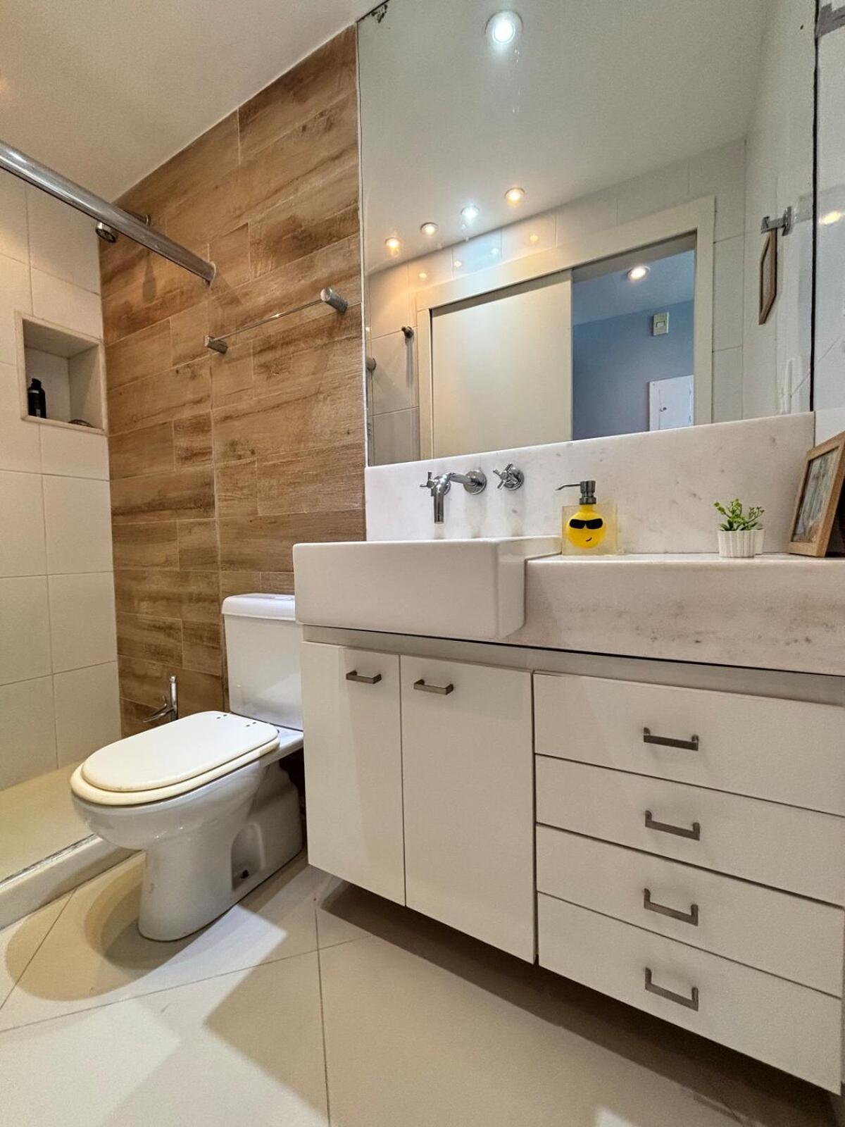 Praia do Pepê - Apartamento 2Q - Flat com Infra completa com Piscina e Sauna - Vista Mar Deslumbrante