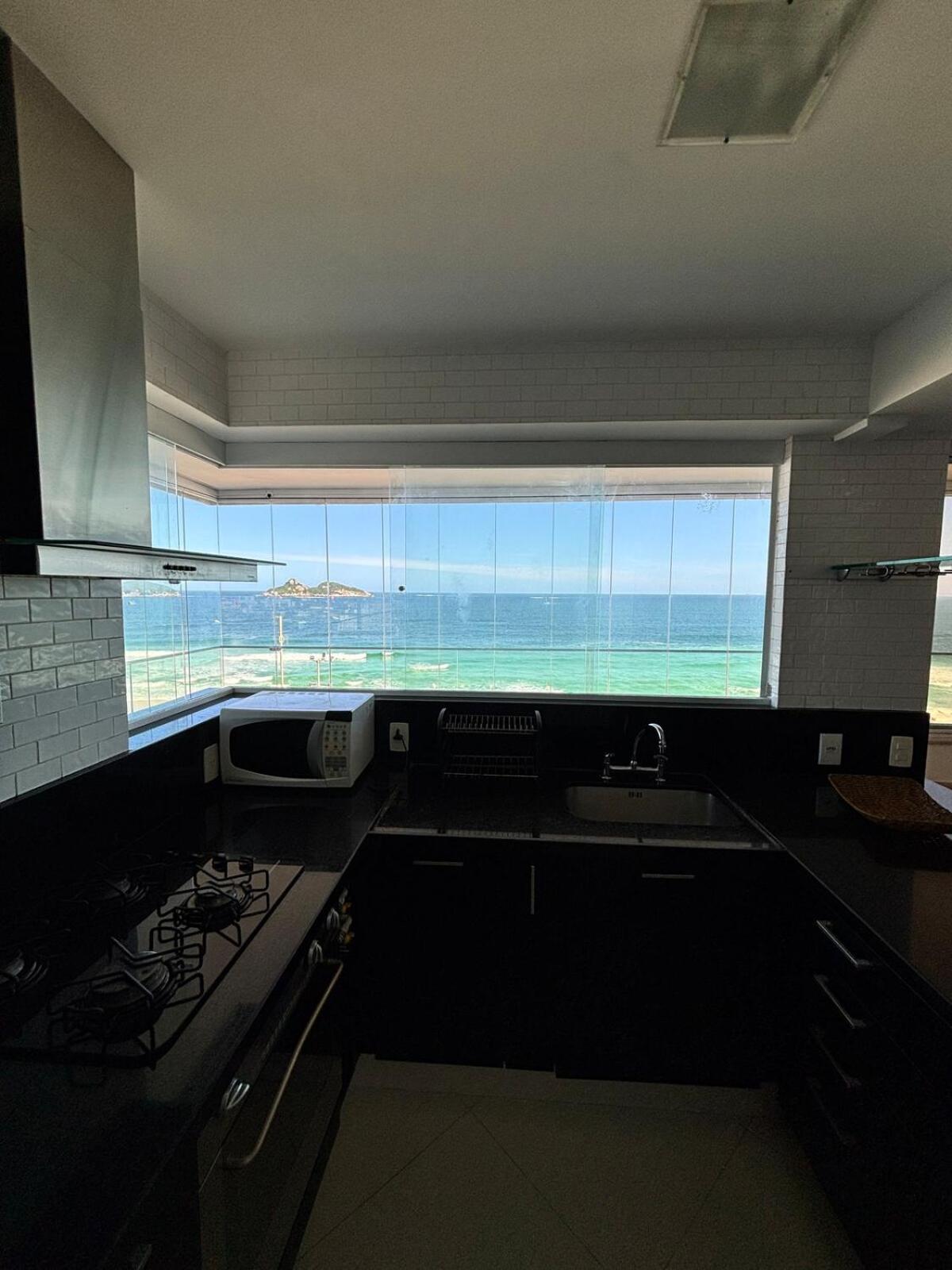 Praia do Pepê - Apartamento 2Q - Flat com Infra completa com Piscina e Sauna - Vista Mar Deslumbrante