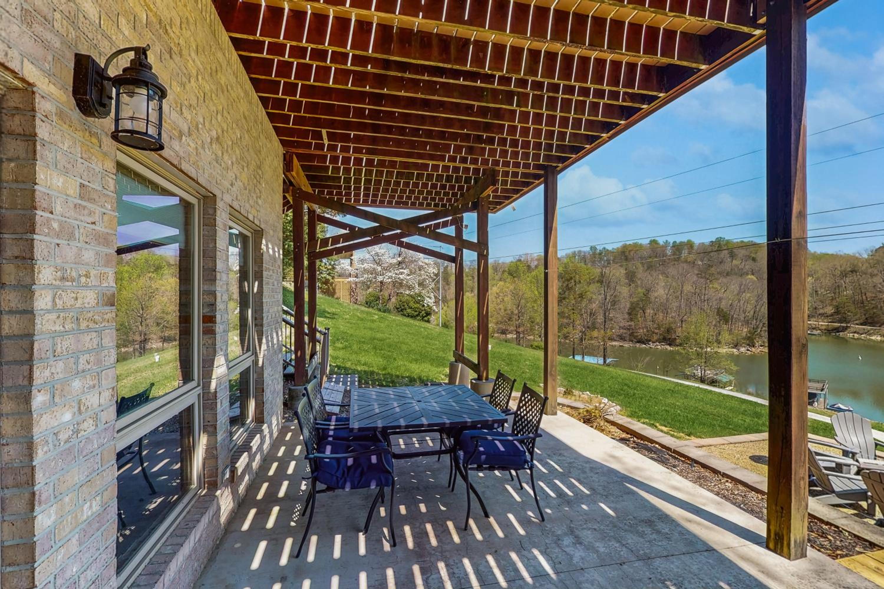 Outdoor Spa and Dock! Scenic Norris Lake Retreat