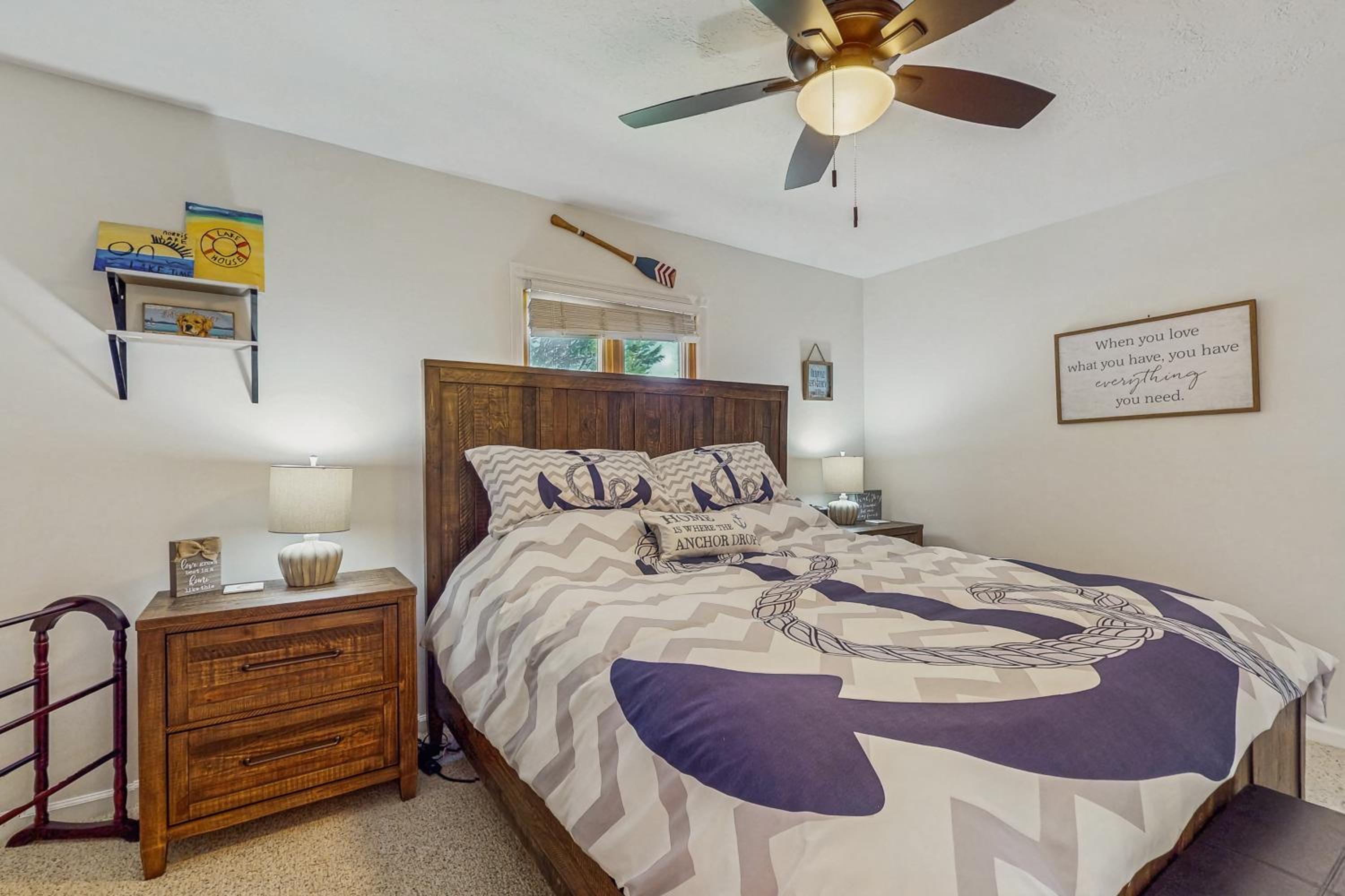 Outdoor Spa and Dock! Scenic Norris Lake Retreat