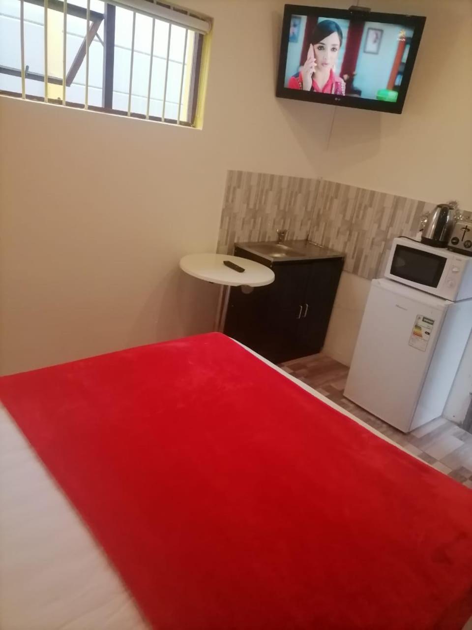 Neo & Ruks rooms parow 2