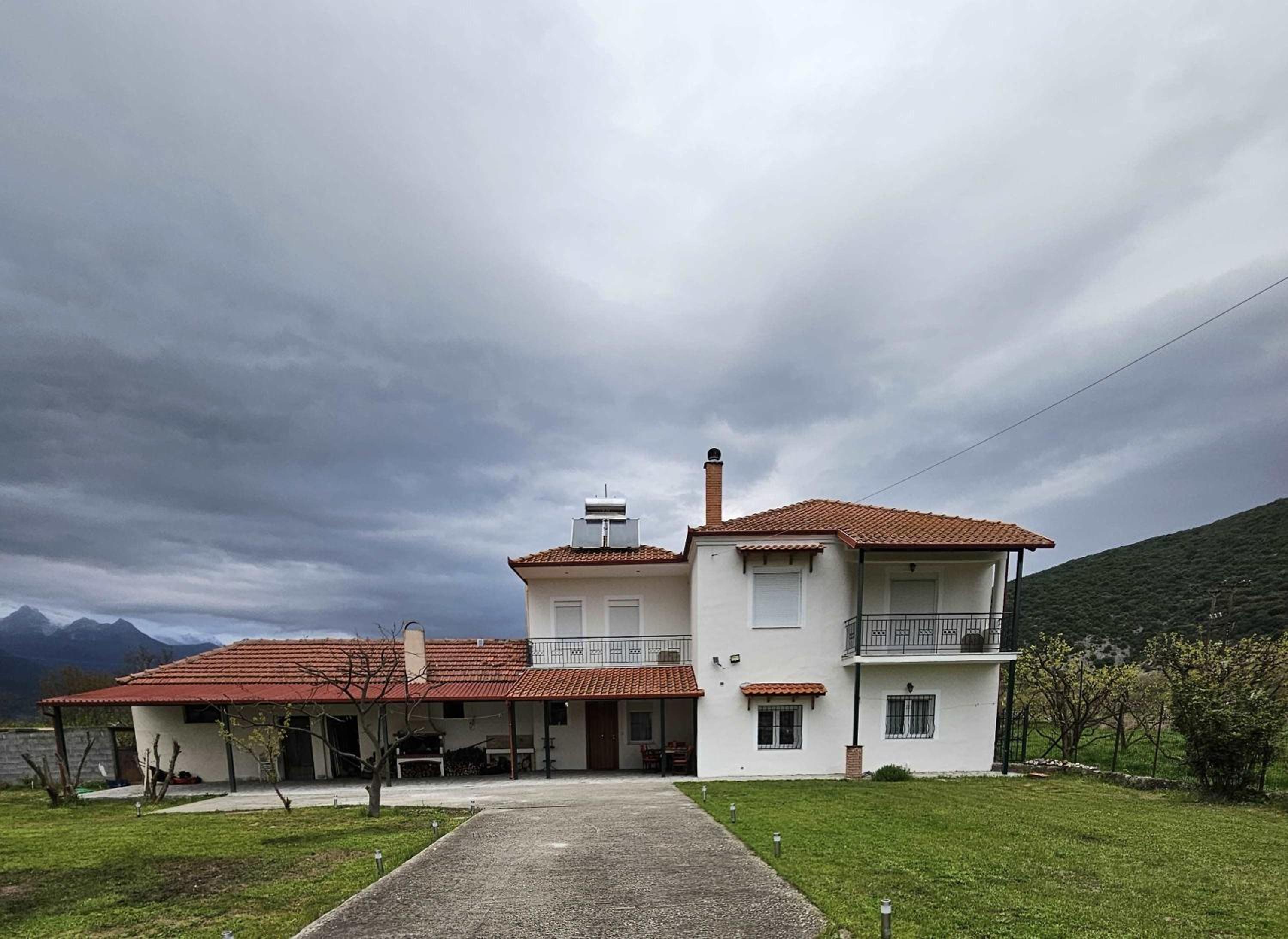 Paikos Townhouse, Hot Springs