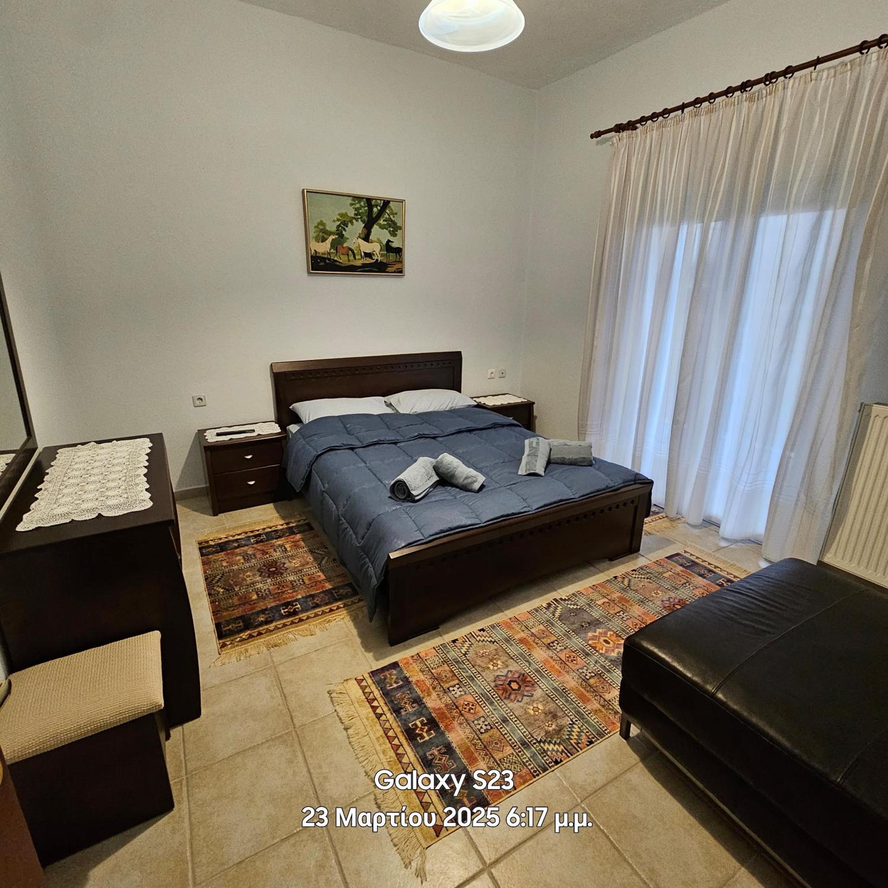 Paikos Townhouse, Hot Springs