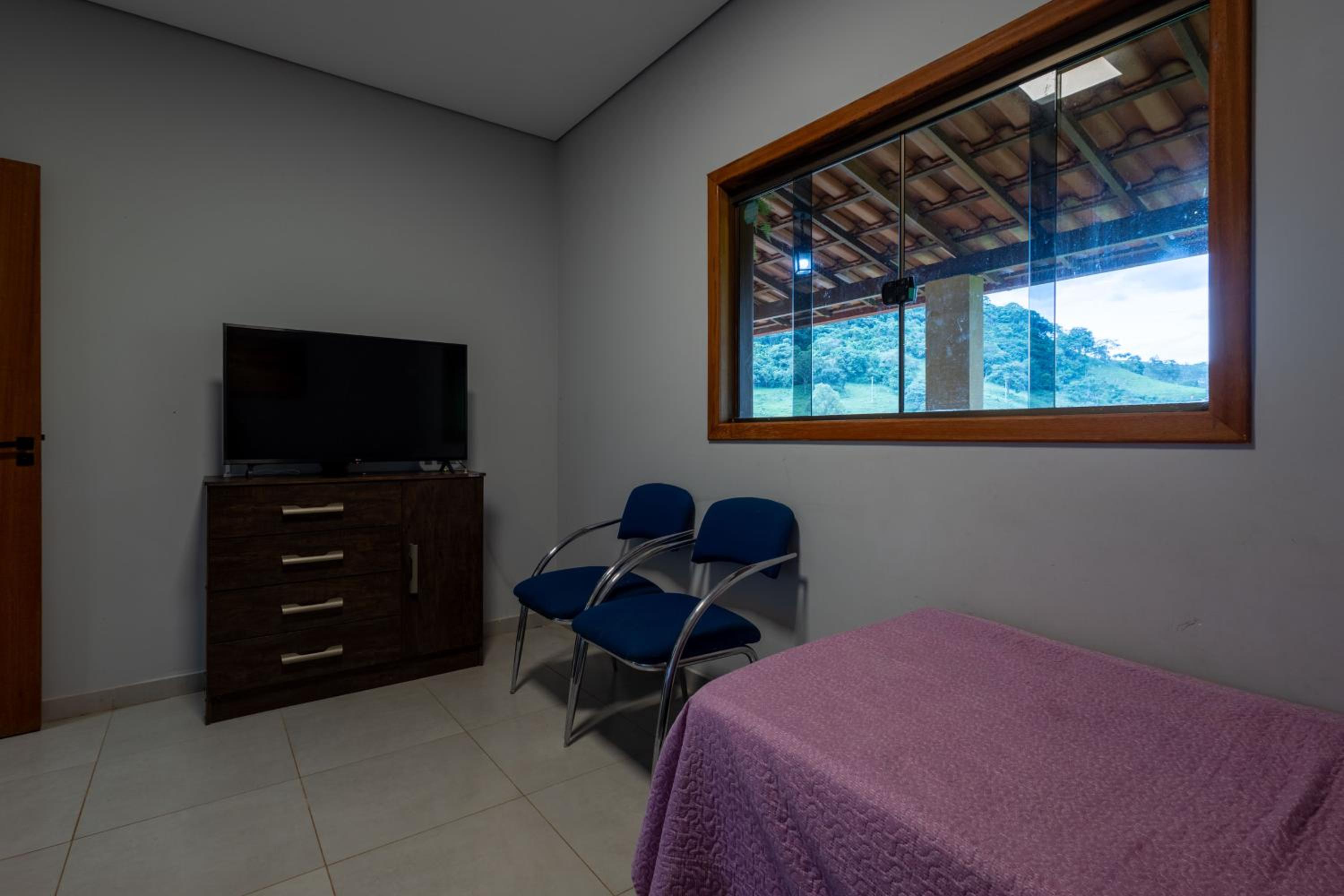 Sitio Rancho dos Sapos - Ao pé das montanhas de Minas Gerais a uma hora de BH Asfalto