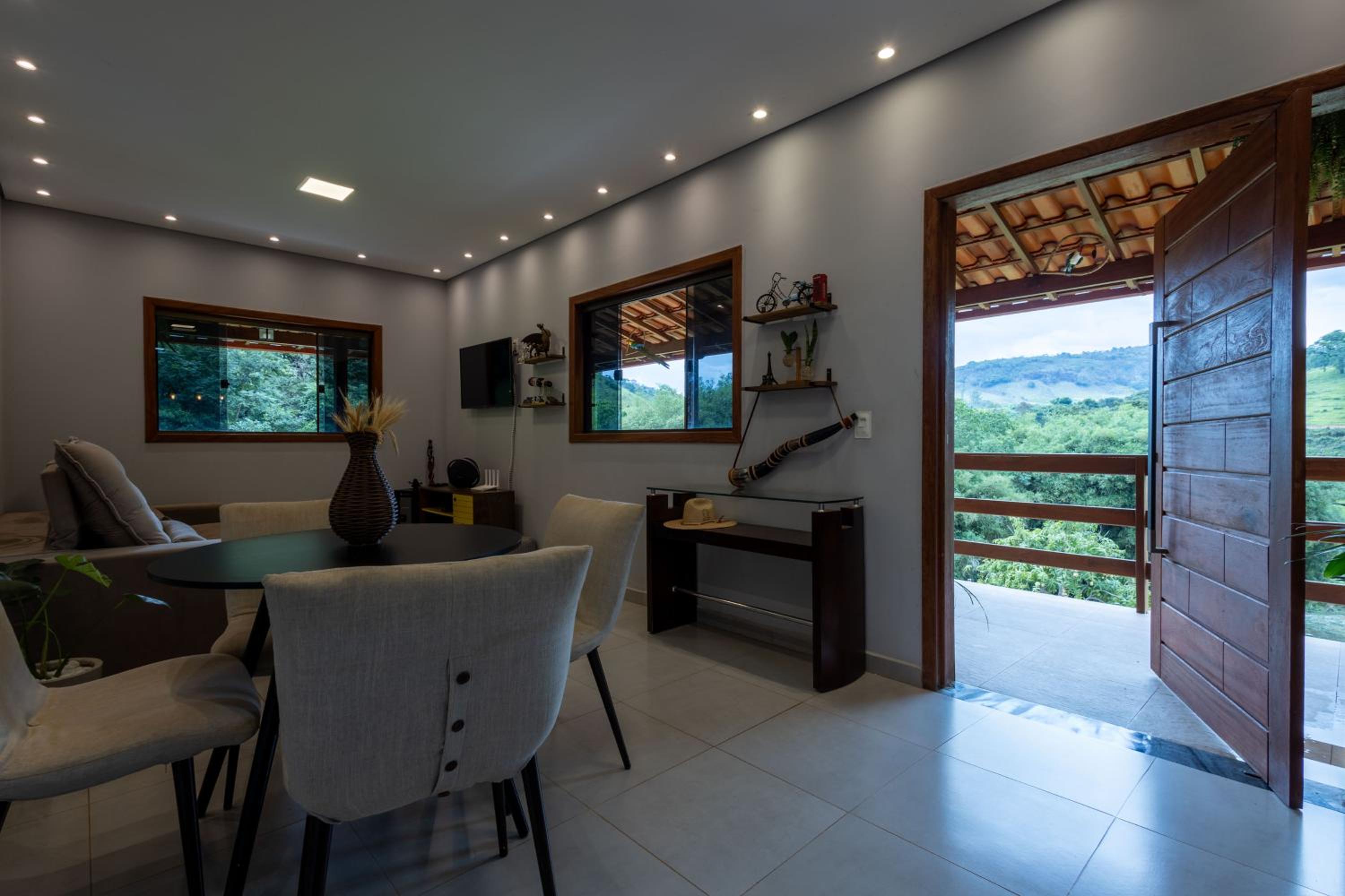 Sitio Rancho dos Sapos - Ao pé das montanhas de Minas Gerais a uma hora de BH Asfalto