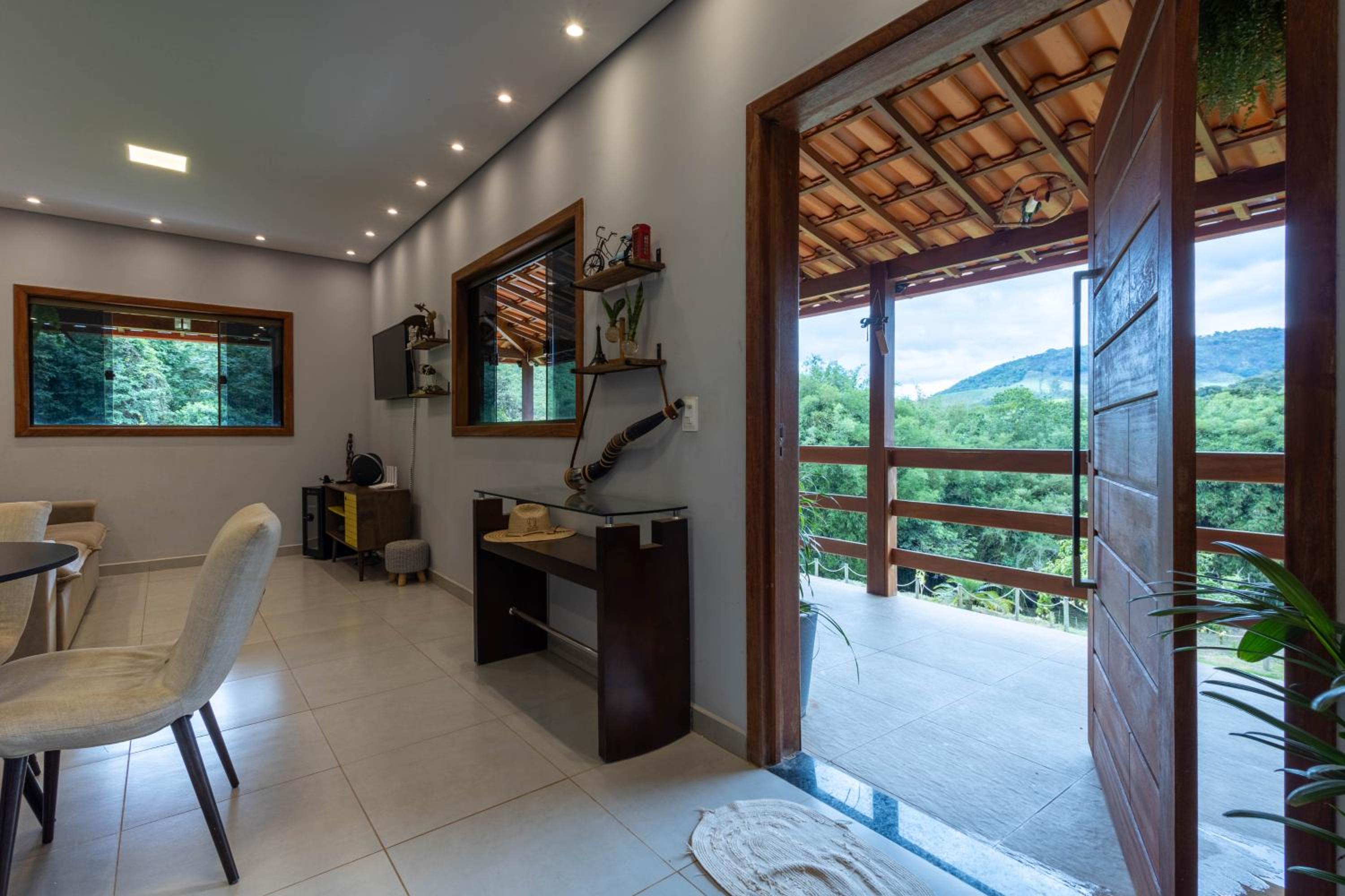 Sitio Rancho dos Sapos - Ao pé das montanhas de Minas Gerais a uma hora de BH Asfalto