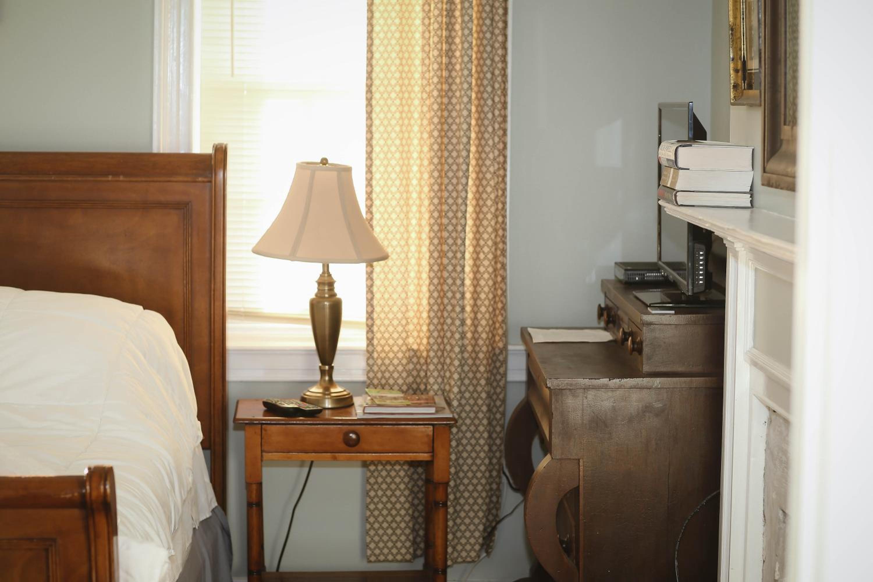 Light Horse Inn - Property Image 1