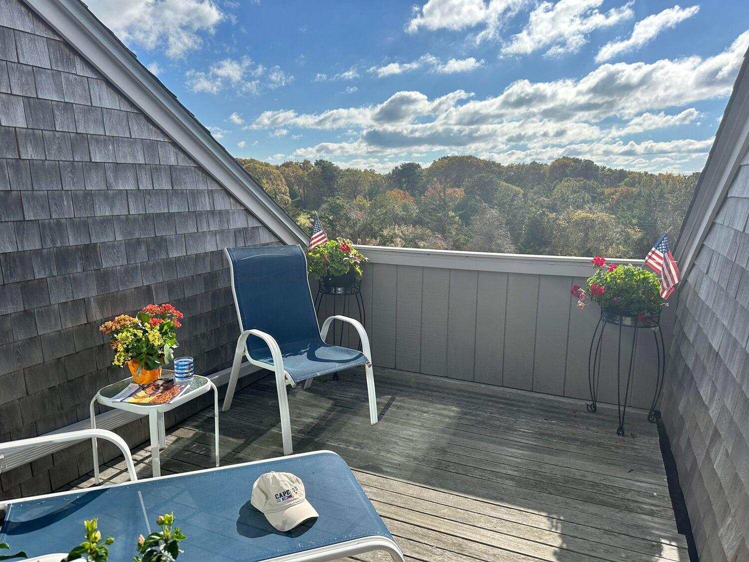 Spacious Oceanfront 3BR Condo with Private Beach in Ideal Hyannis Location
