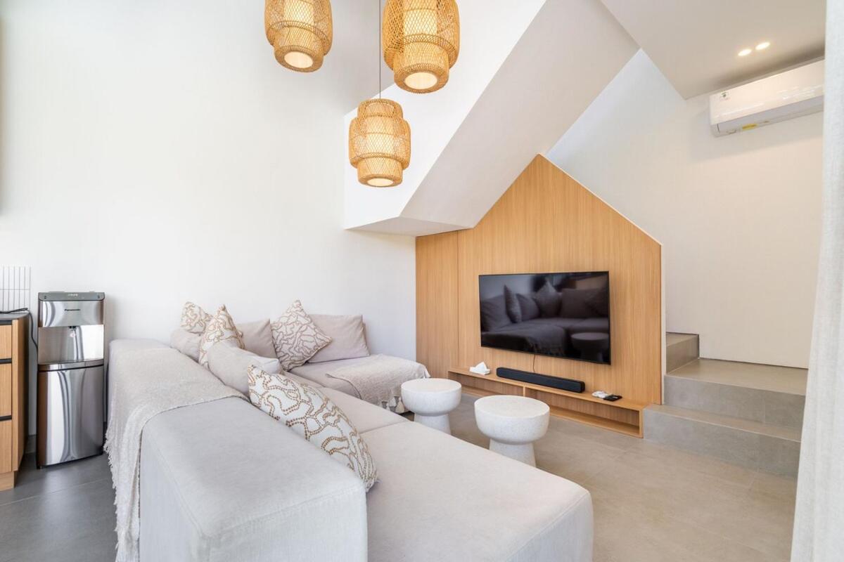 Casa de Stella - New 2BR Luxury retreat Canggu