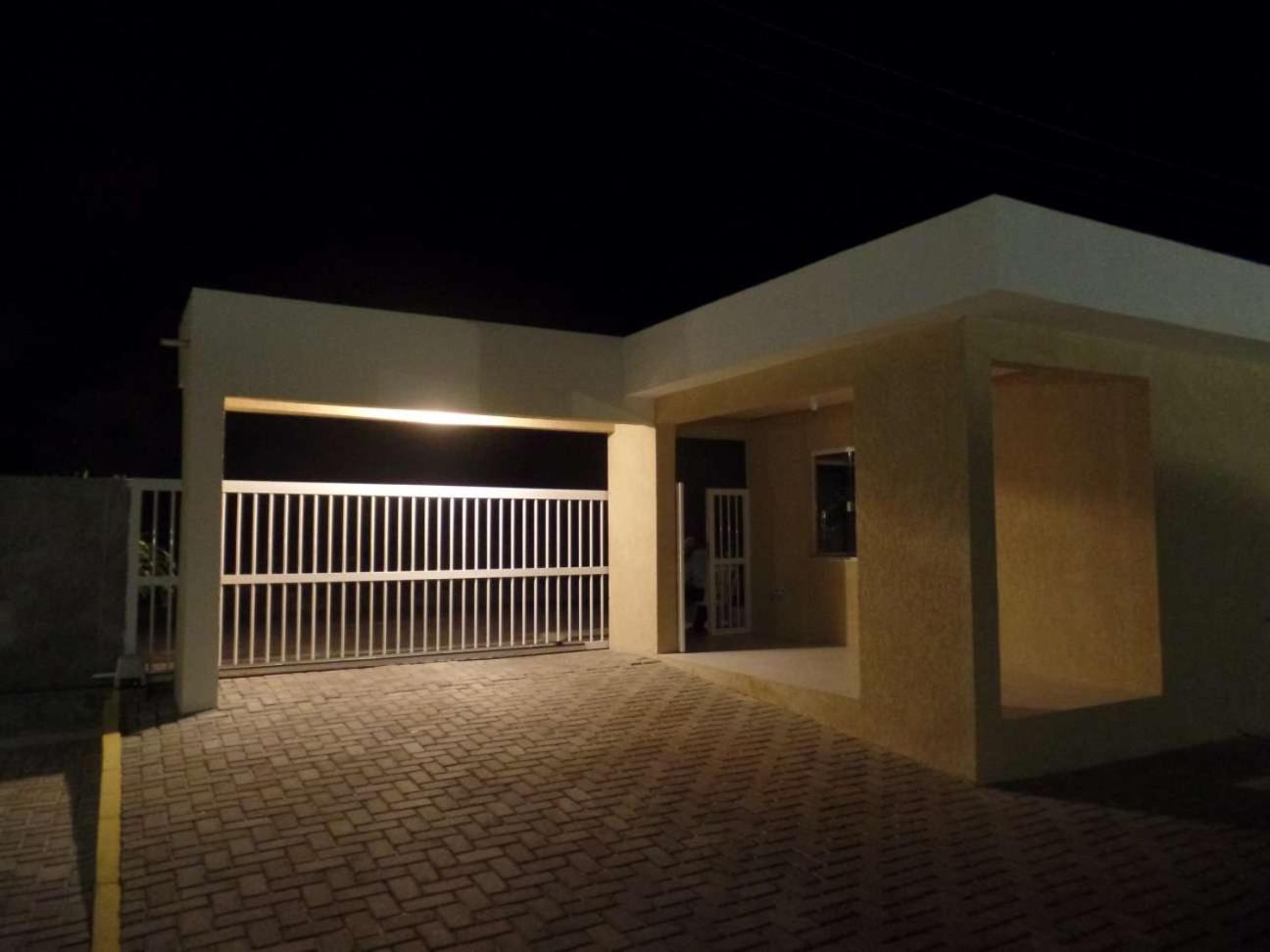Soft Guarajuba -Lindo Village Residencial amplo 2 quartos com suite e varanda no Térreo