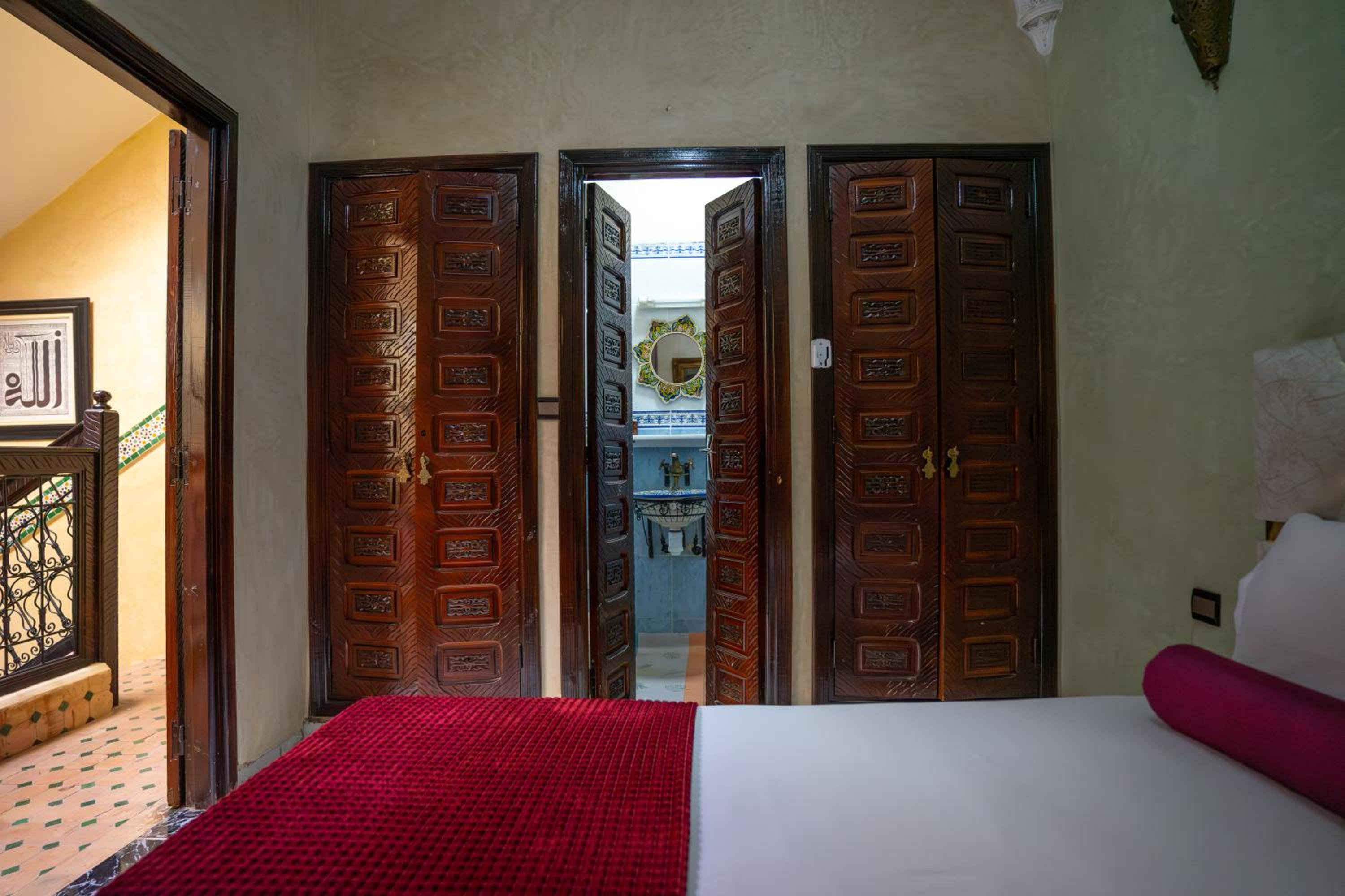 Riad zineb au cœur de Marrakech &3 Piscines &Jacuzzi & Petit-Déjeuner& parking gratuit