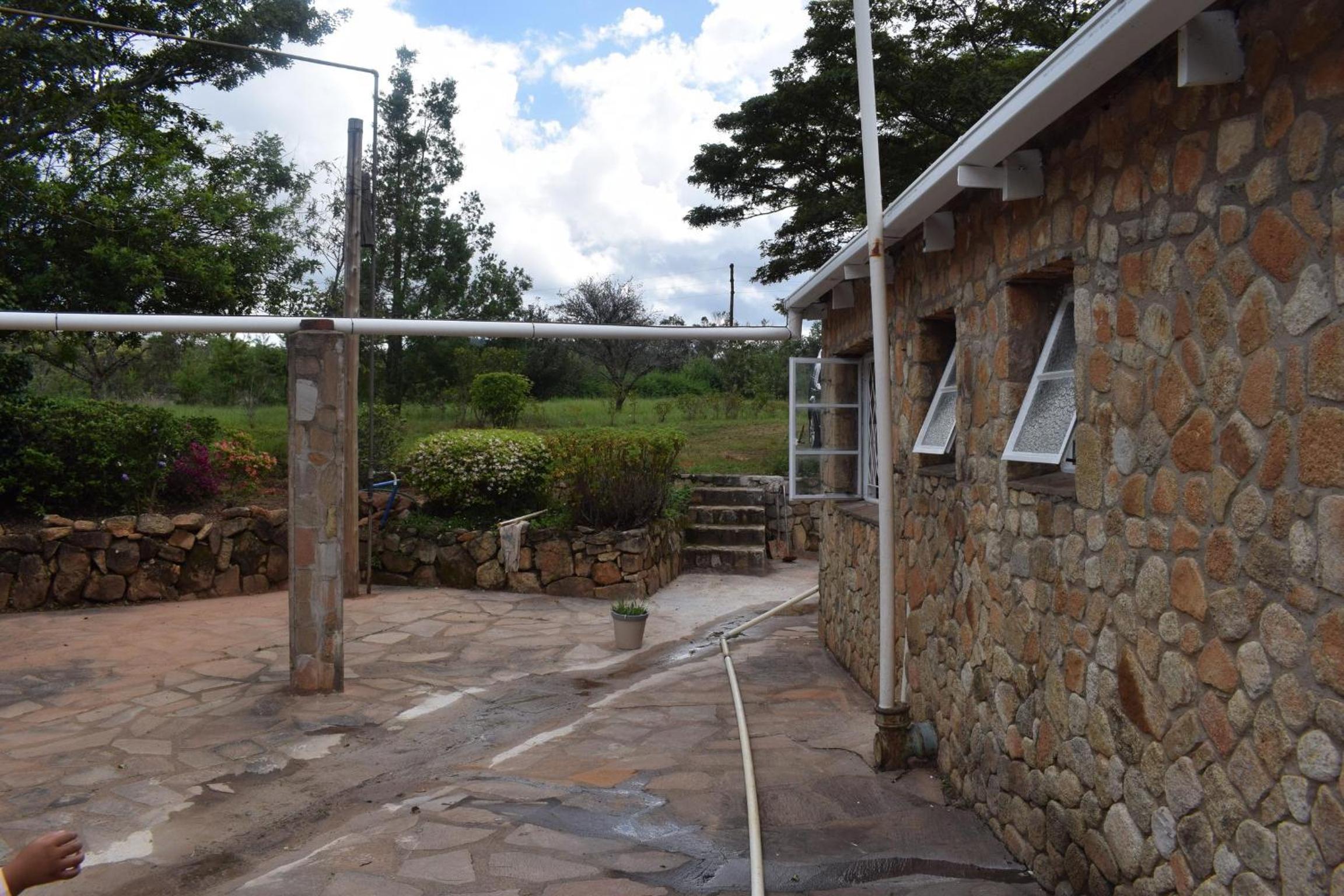Three bedroomed house in Juliasdale - 2192