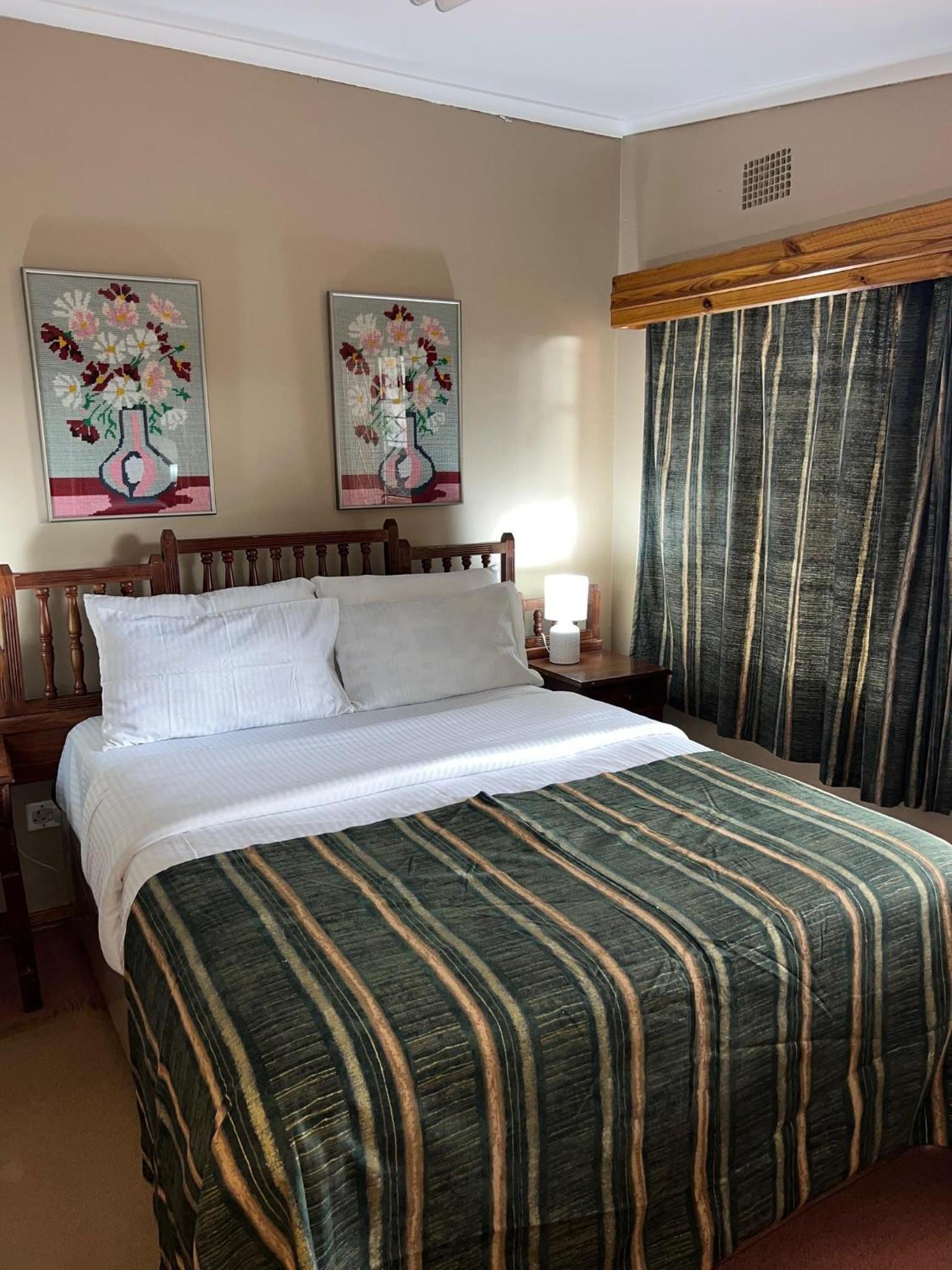 Three bedroomed house in Juliasdale - 2192
