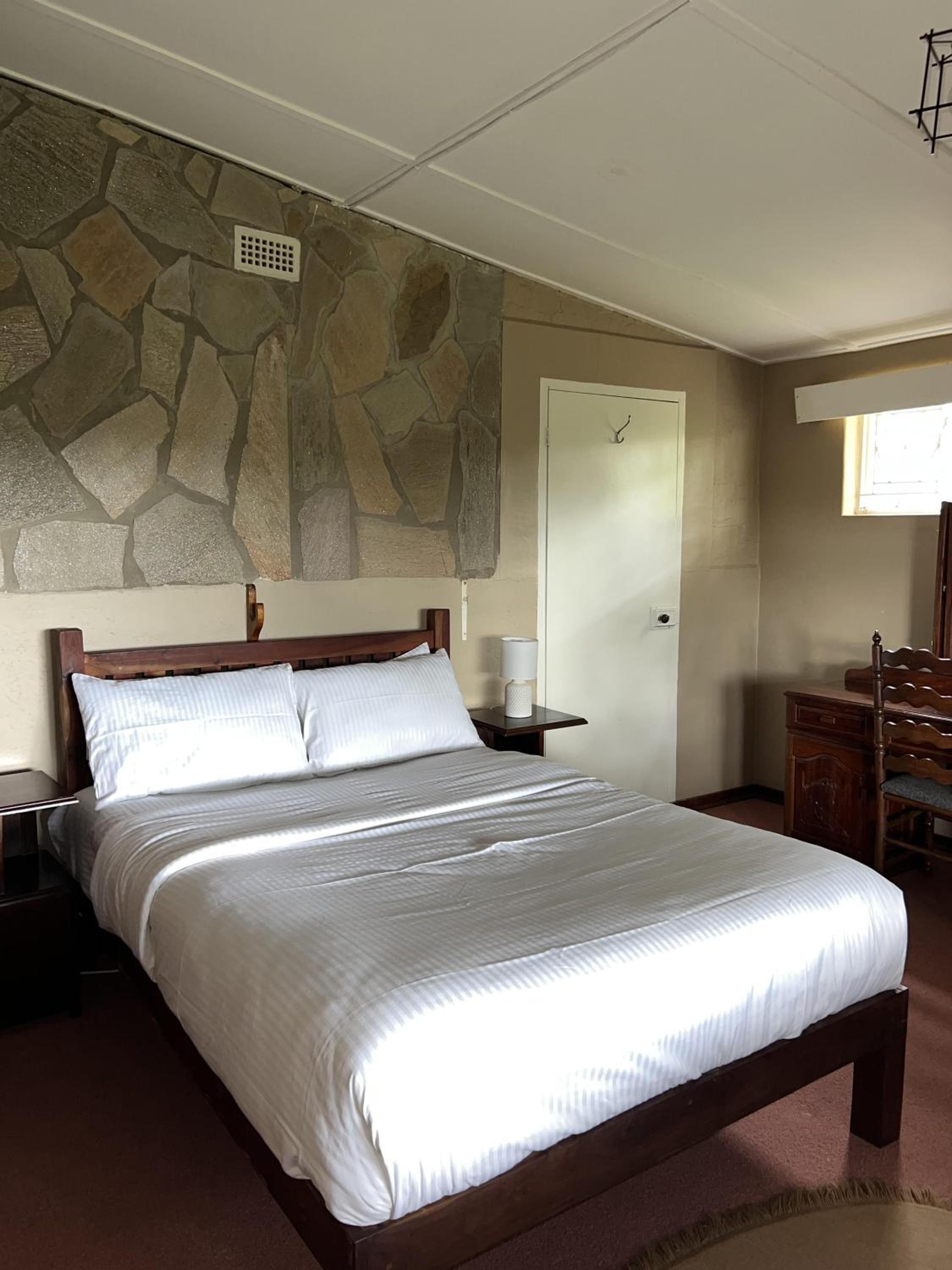 Three bedroomed house in Juliasdale - 2192