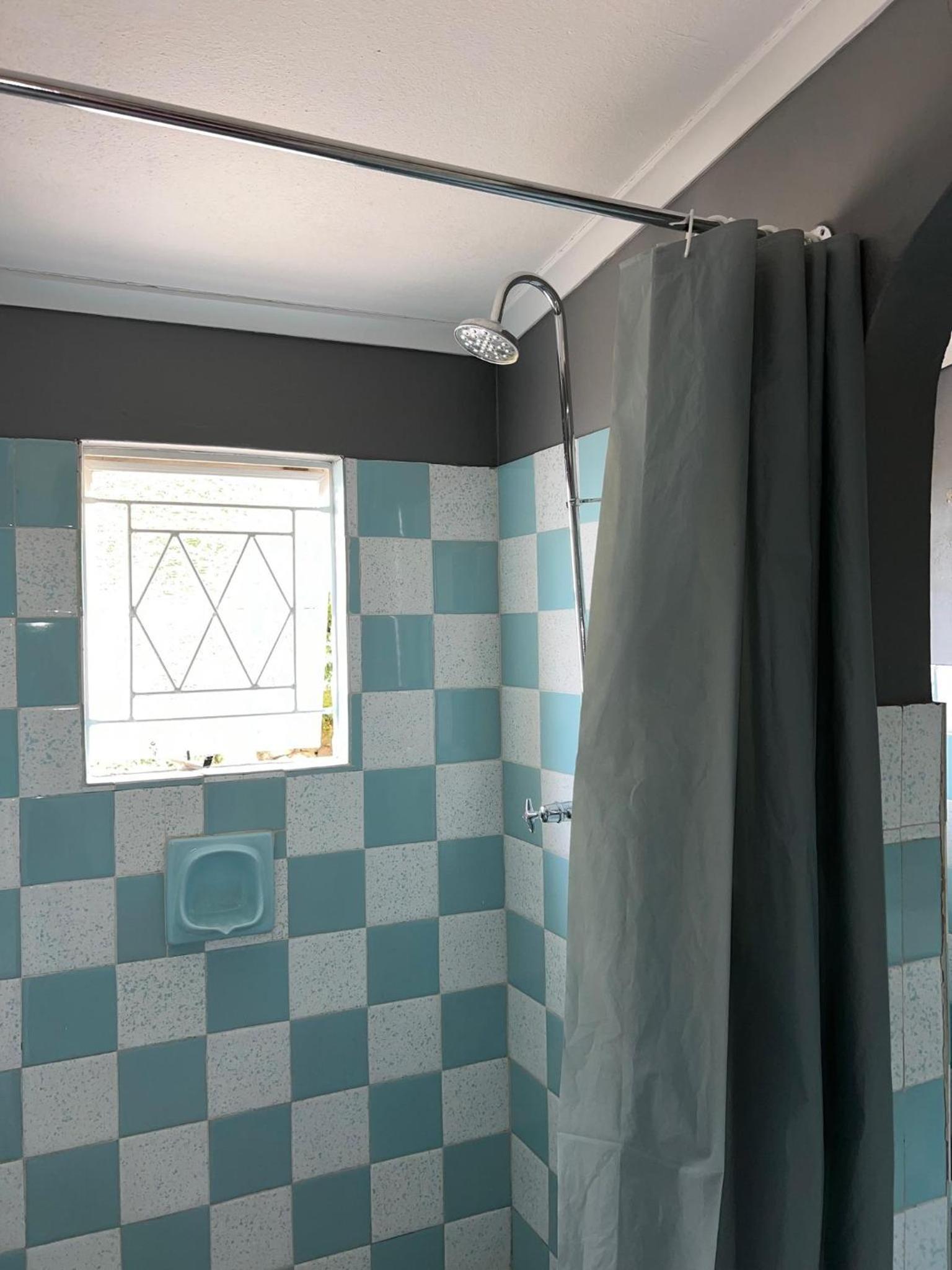 Three bedroomed house in Juliasdale - 2192