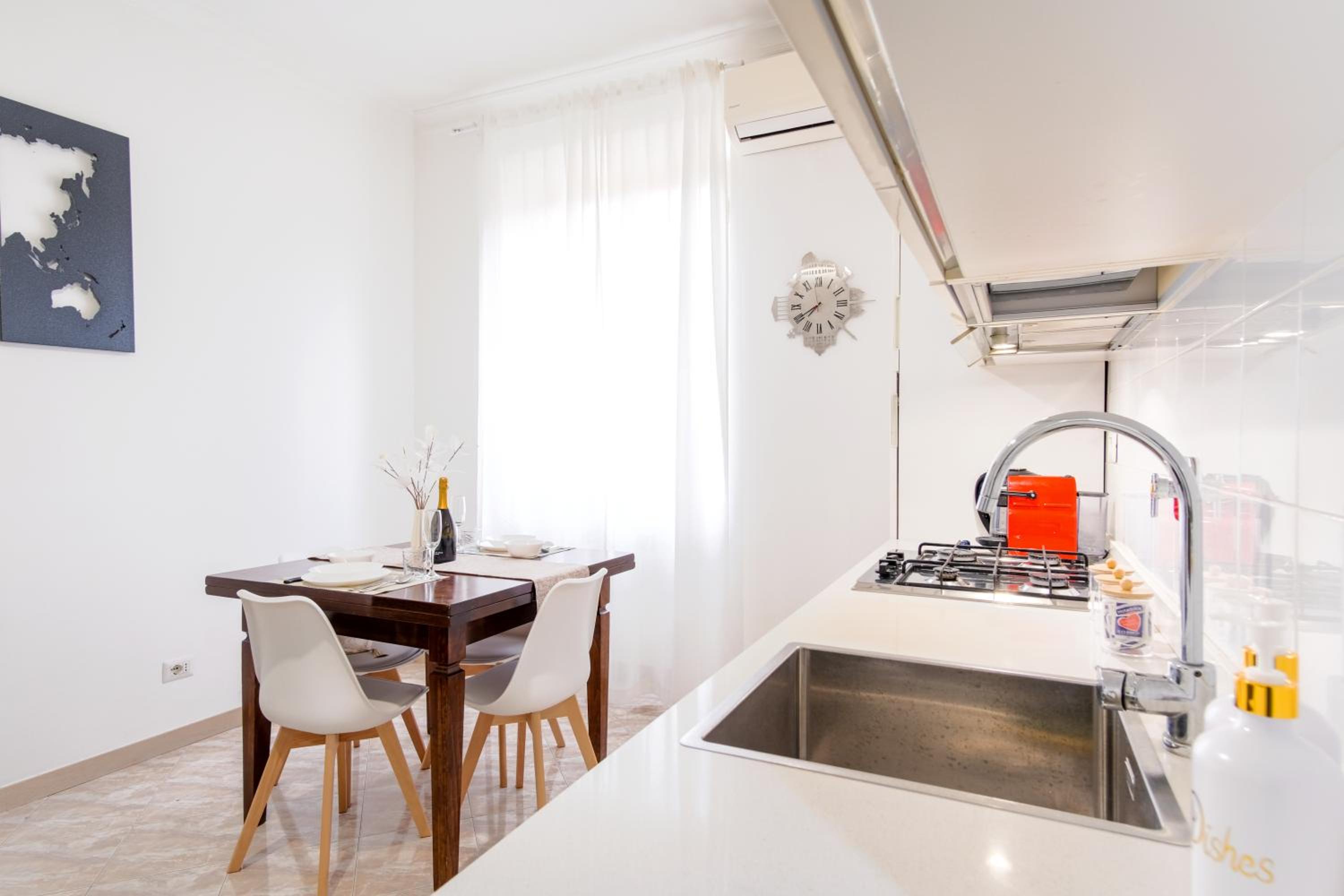 Elegantis Labicana Apartment - Few steps from the Colosseum