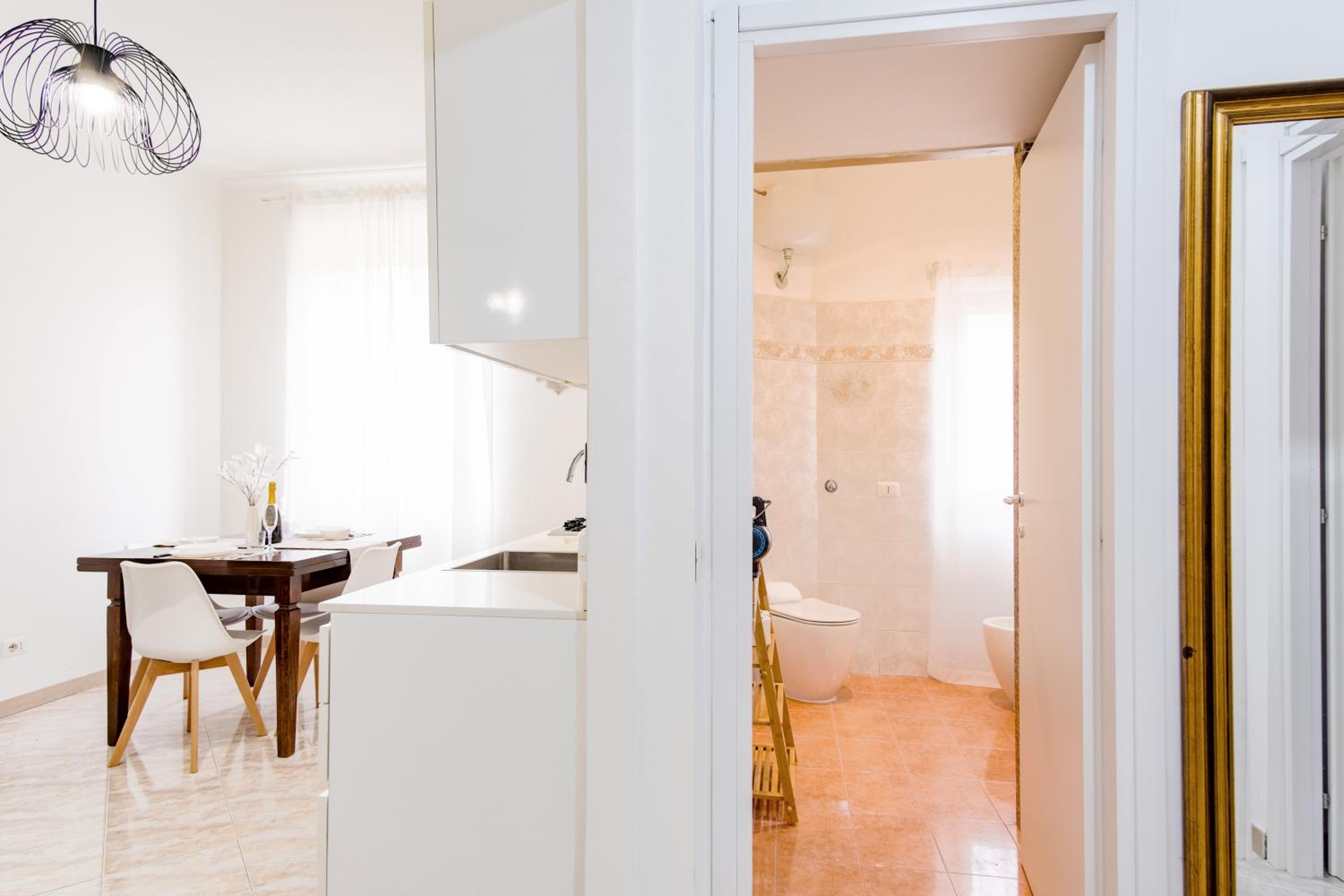 Elegantis Labicana Apartment - Few steps from the Colosseum
