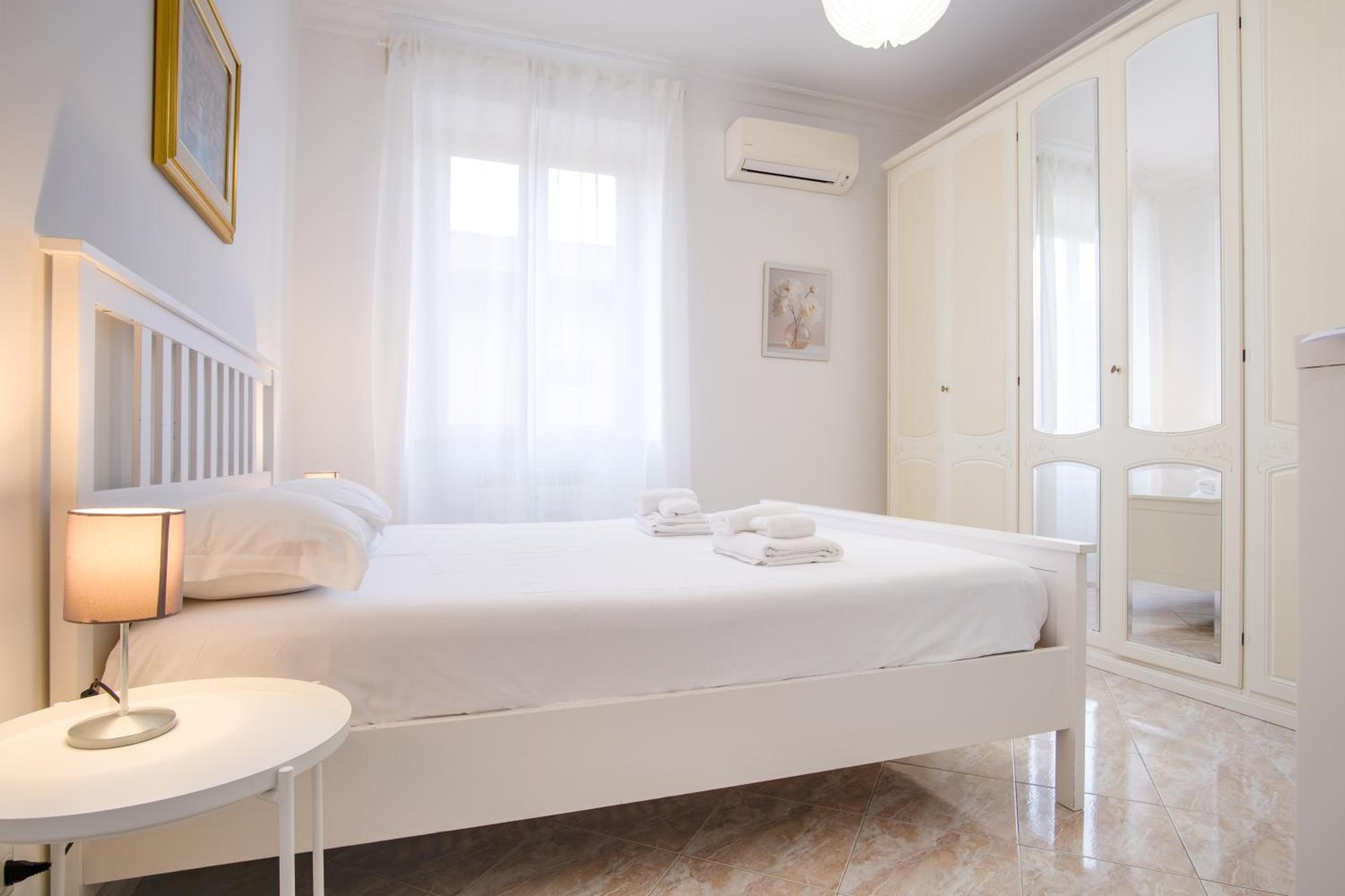 Elegantis Labicana Apartment - Few steps from the Colosseum