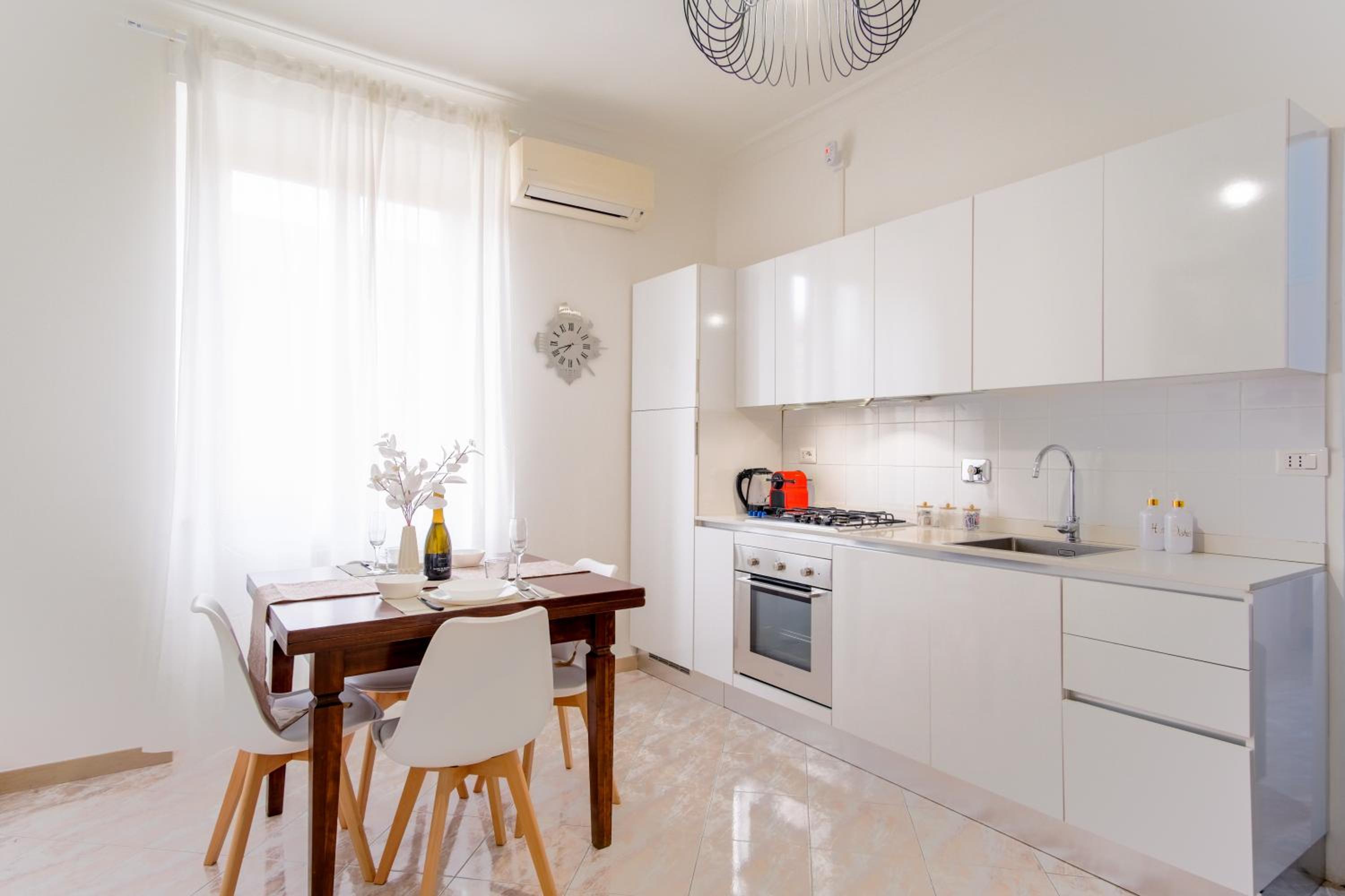 Elegantis Labicana Apartment - Few steps from the Colosseum