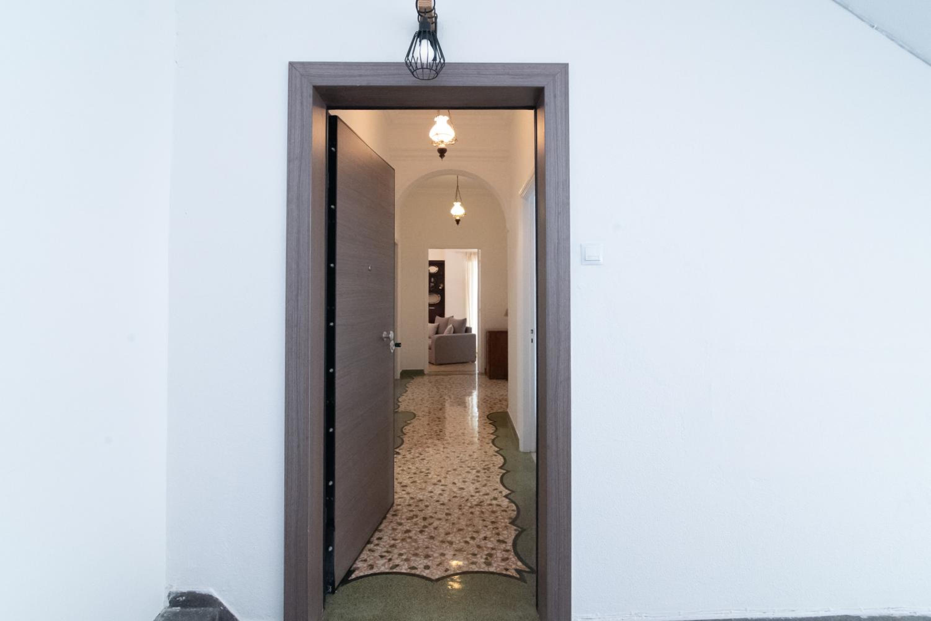 Sunrise Apartment By Athens Airport