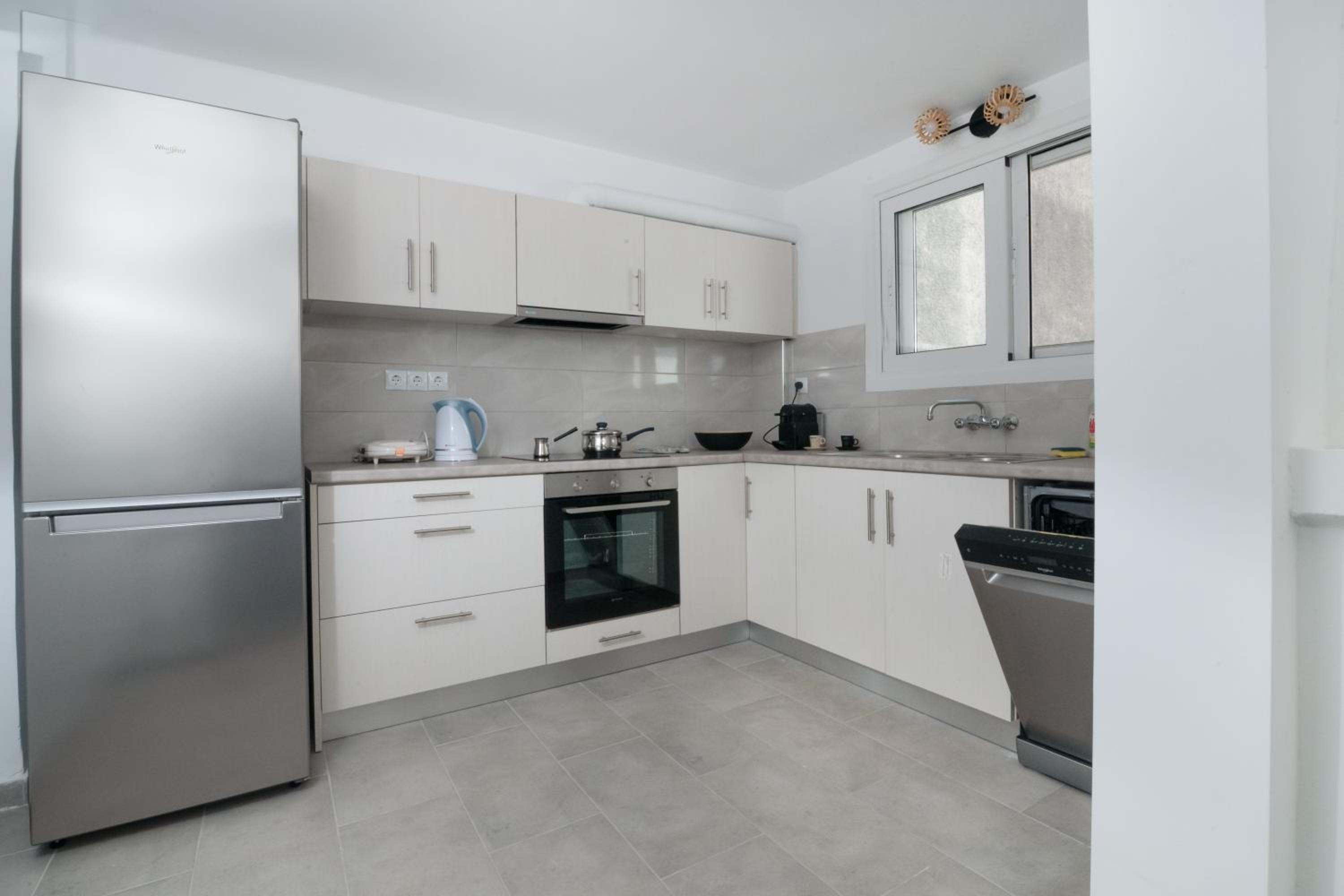 Sunrise Apartment By Athens Airport
