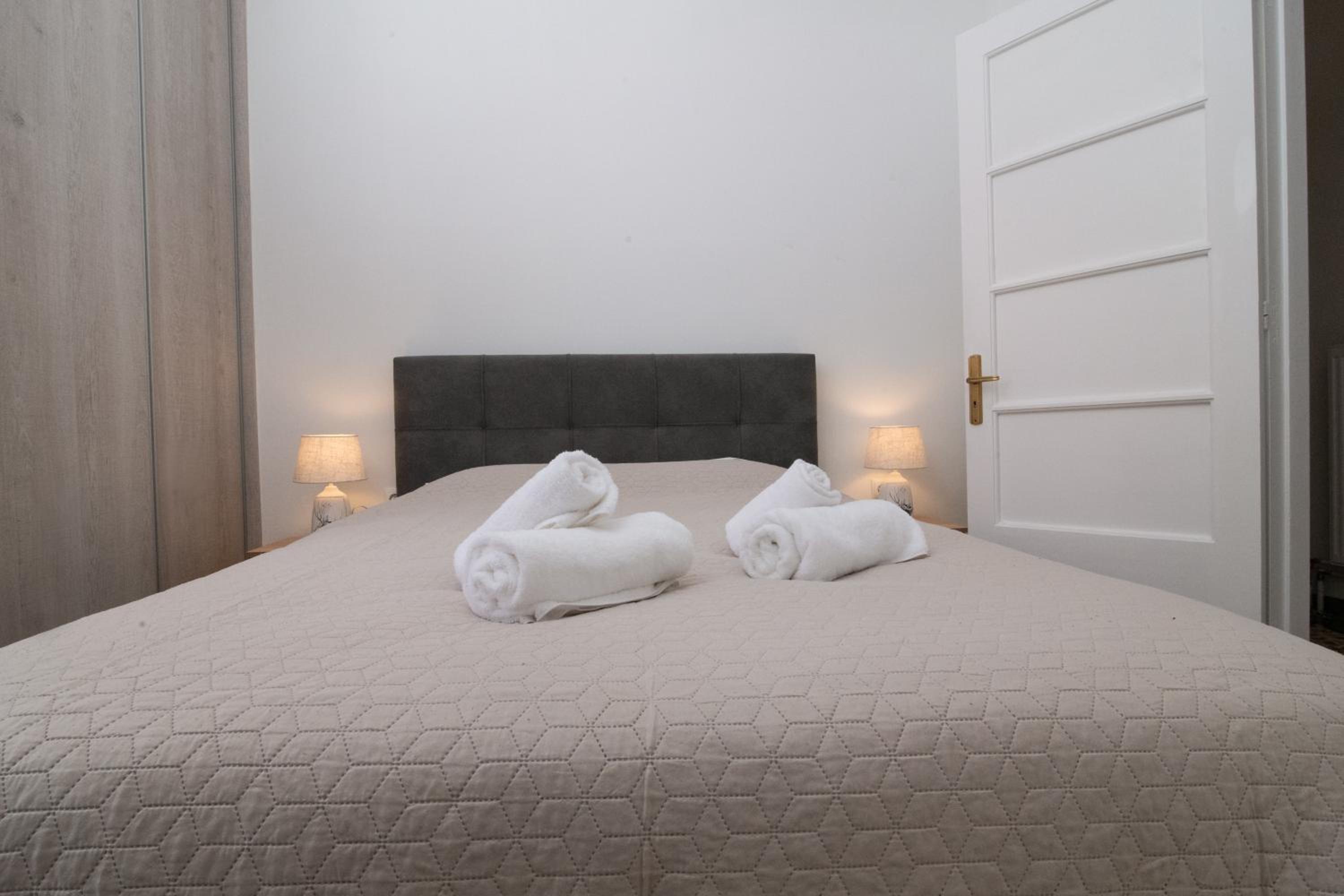 Sunrise Apartment By Athens Airport