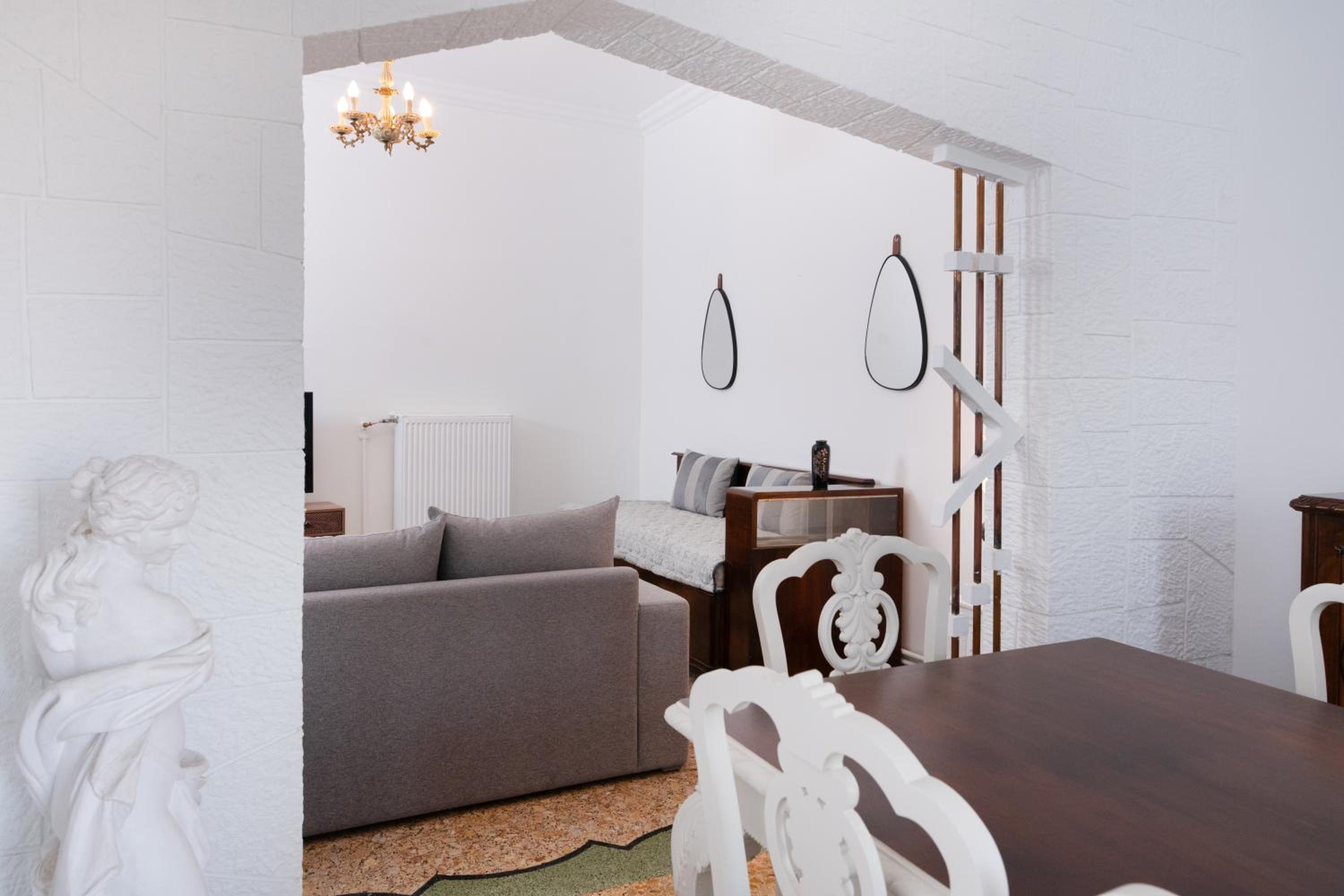 Sunrise Apartment By Athens Airport
