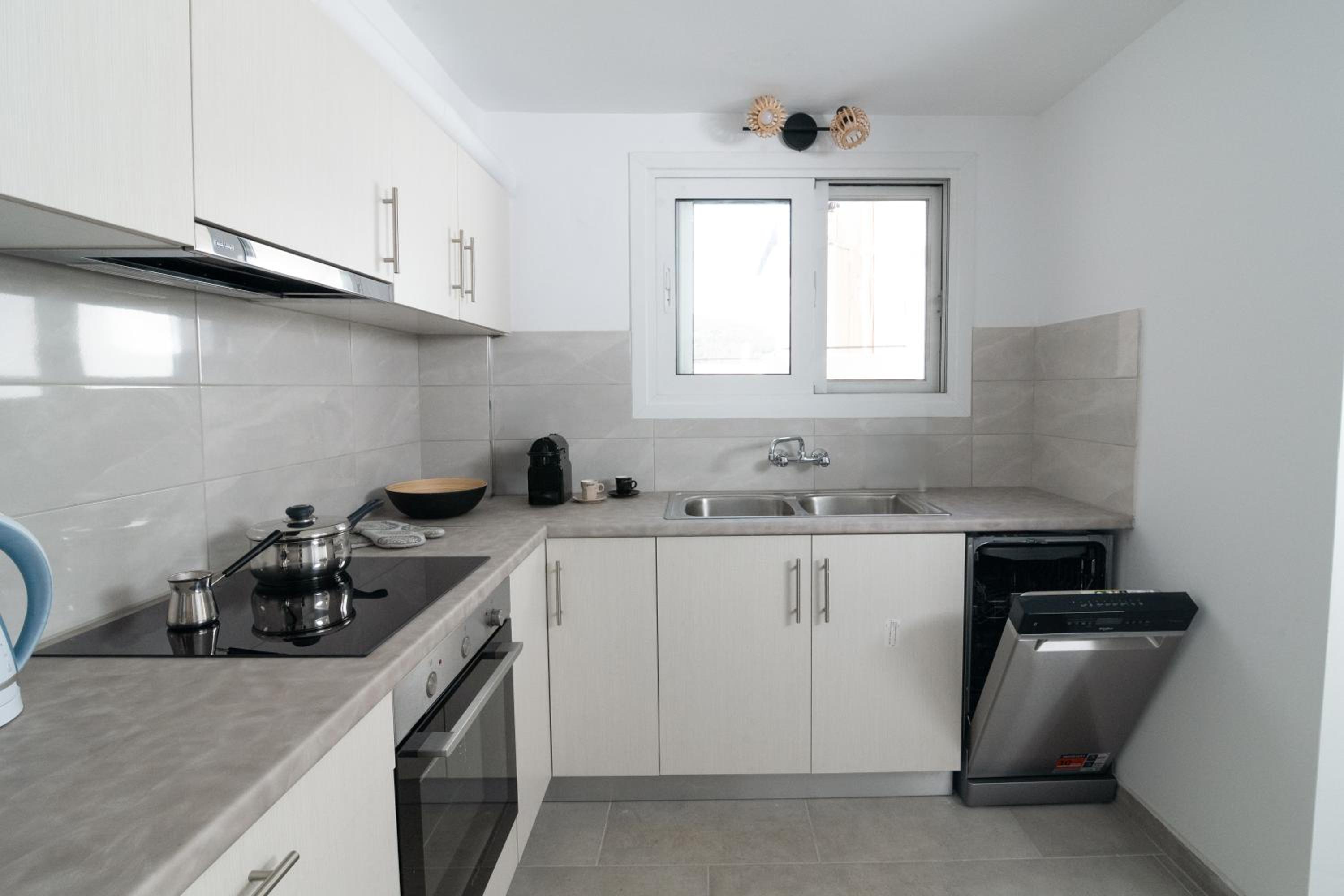 Sunrise Apartment By Athens Airport