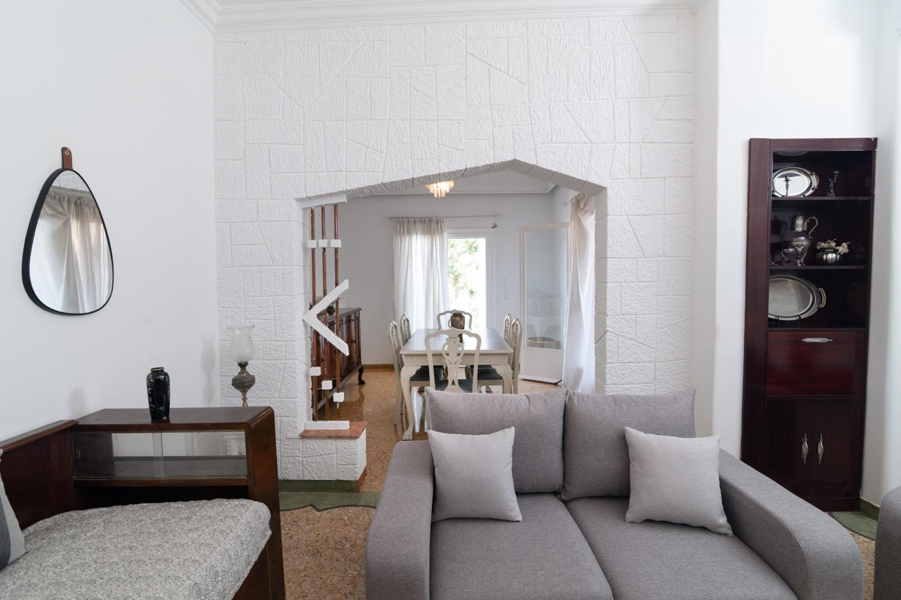 Sunrise Apartment By Athens Airport