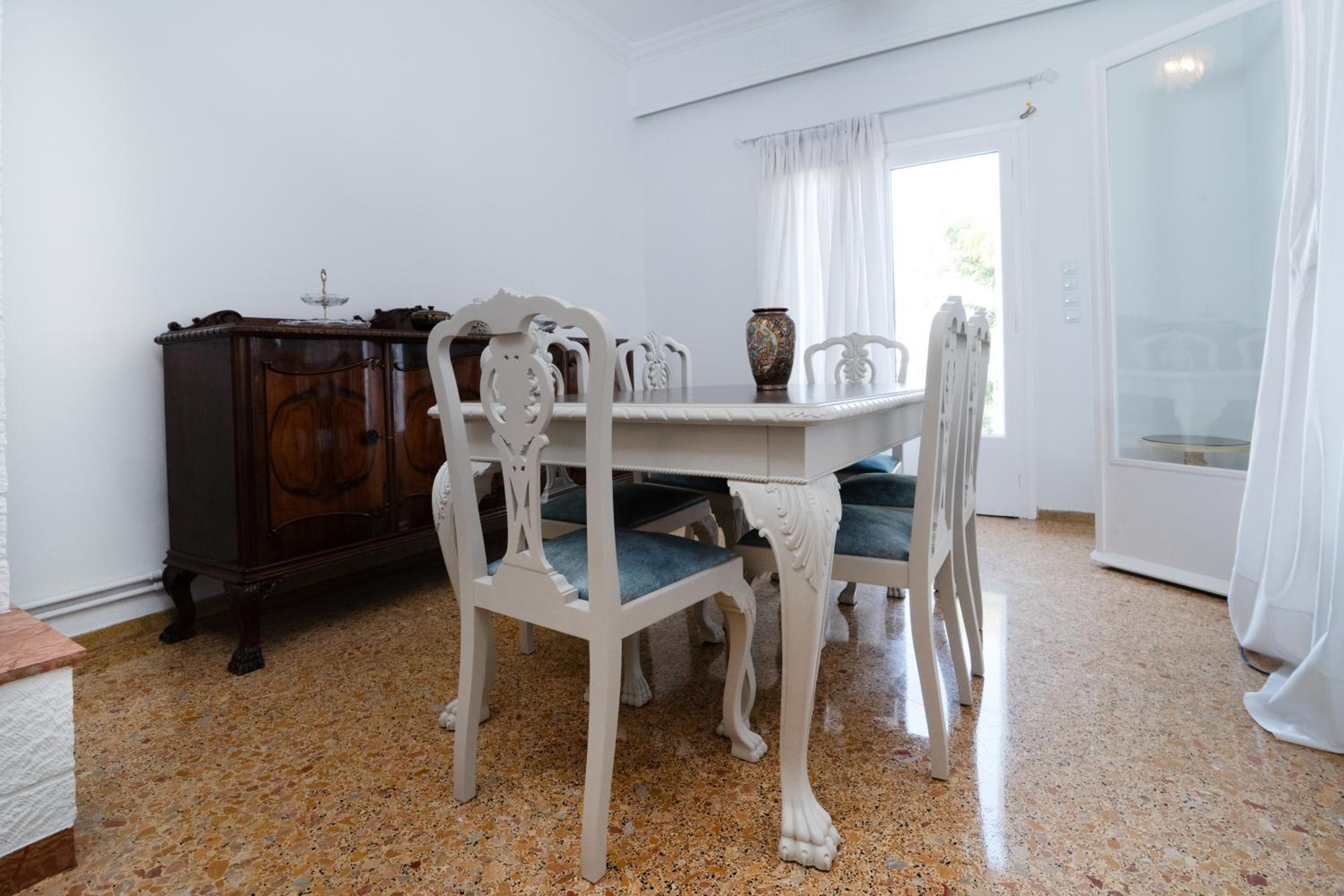 Sunrise Apartment By Athens Airport