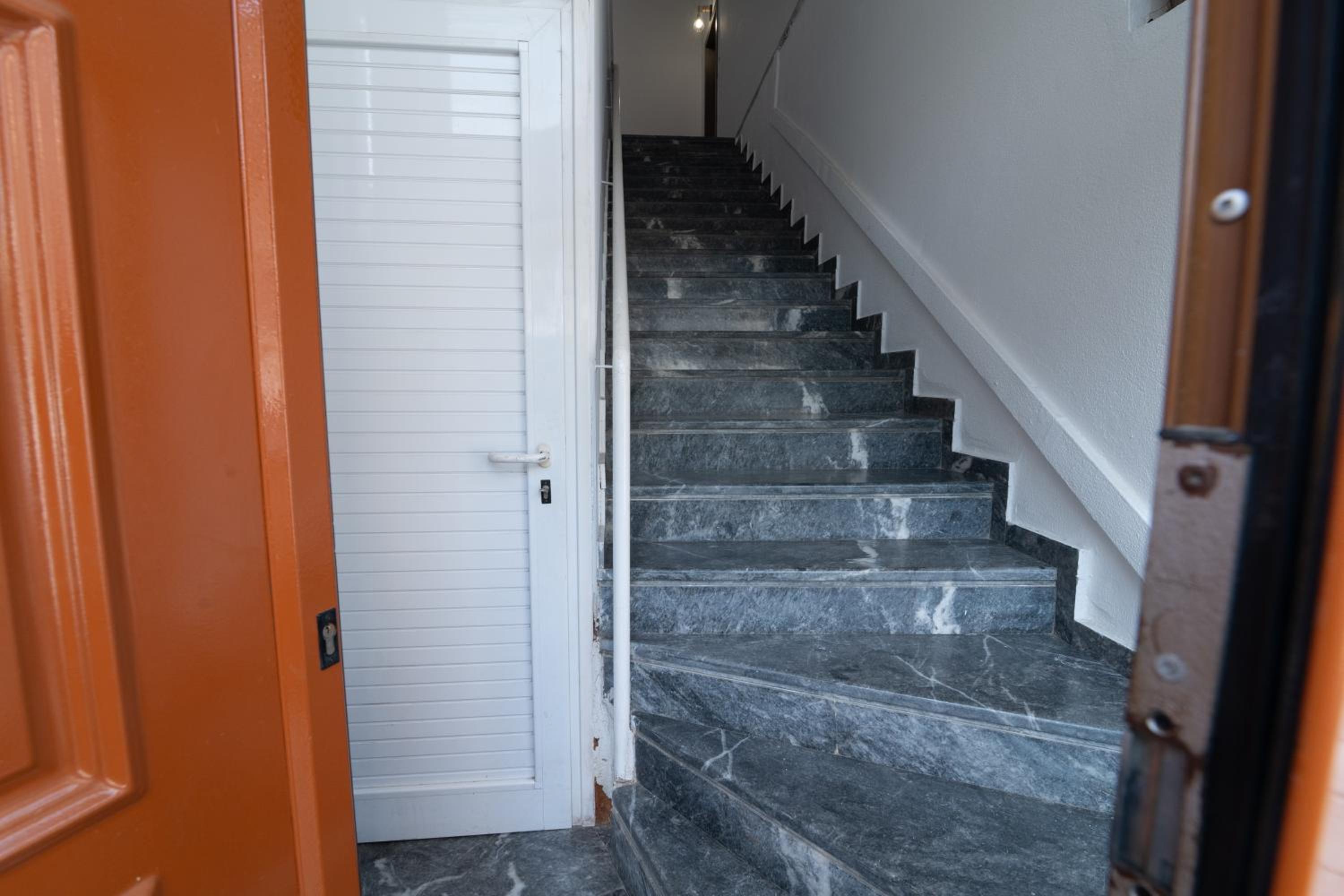 Sunrise Apartment By Athens Airport