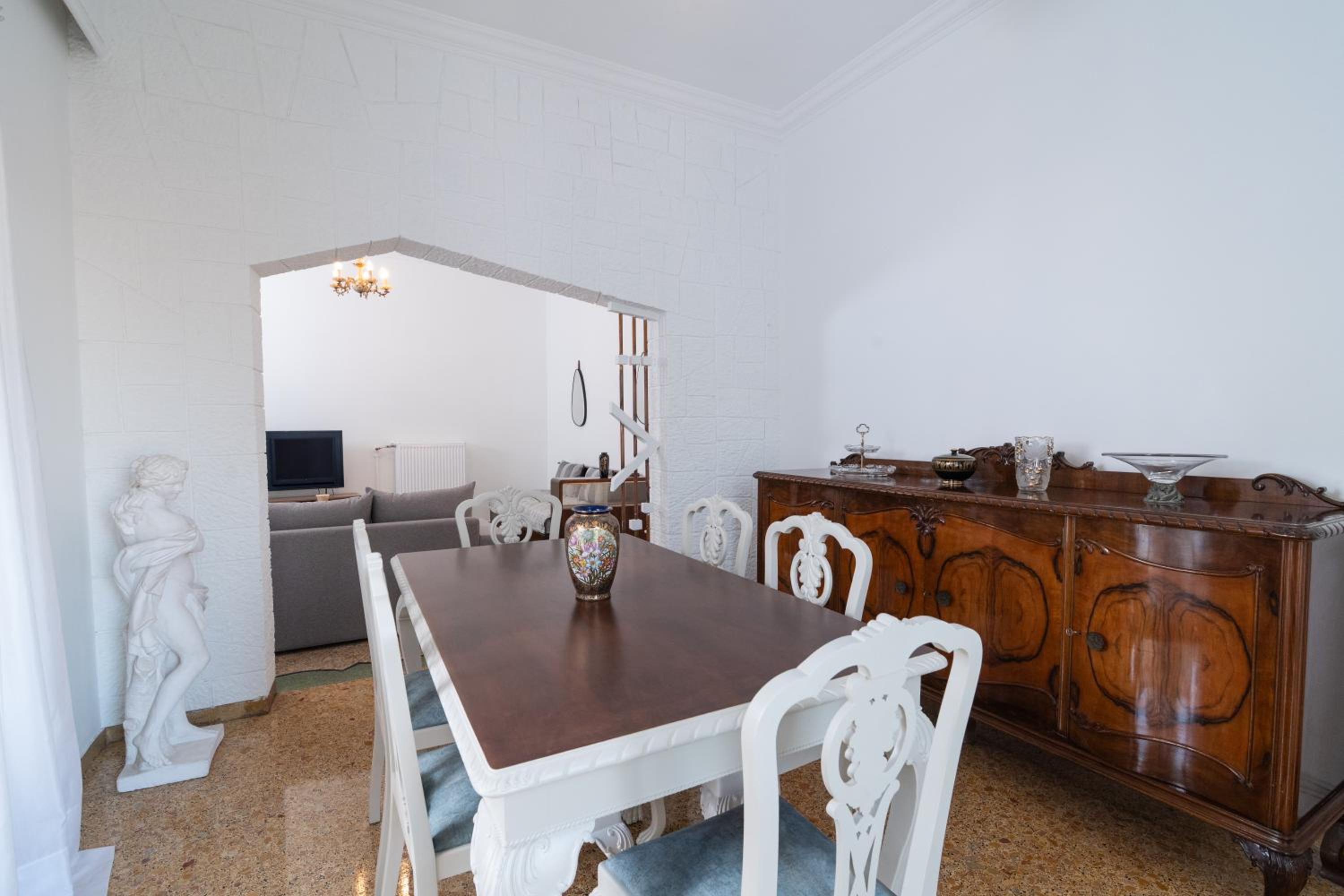 Sunrise Apartment By Athens Airport