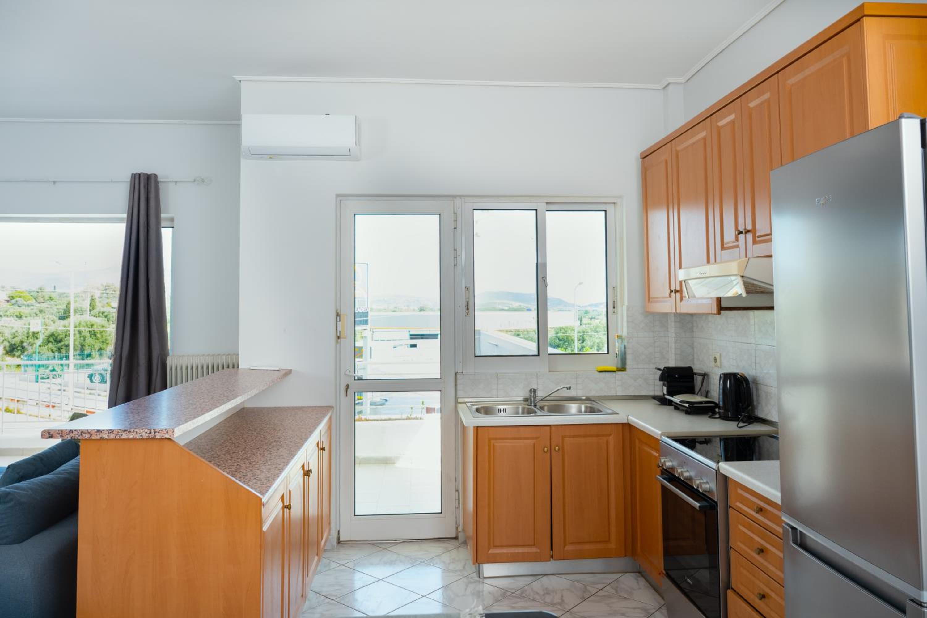 The Sunrise Apartment By Athens Airport 1