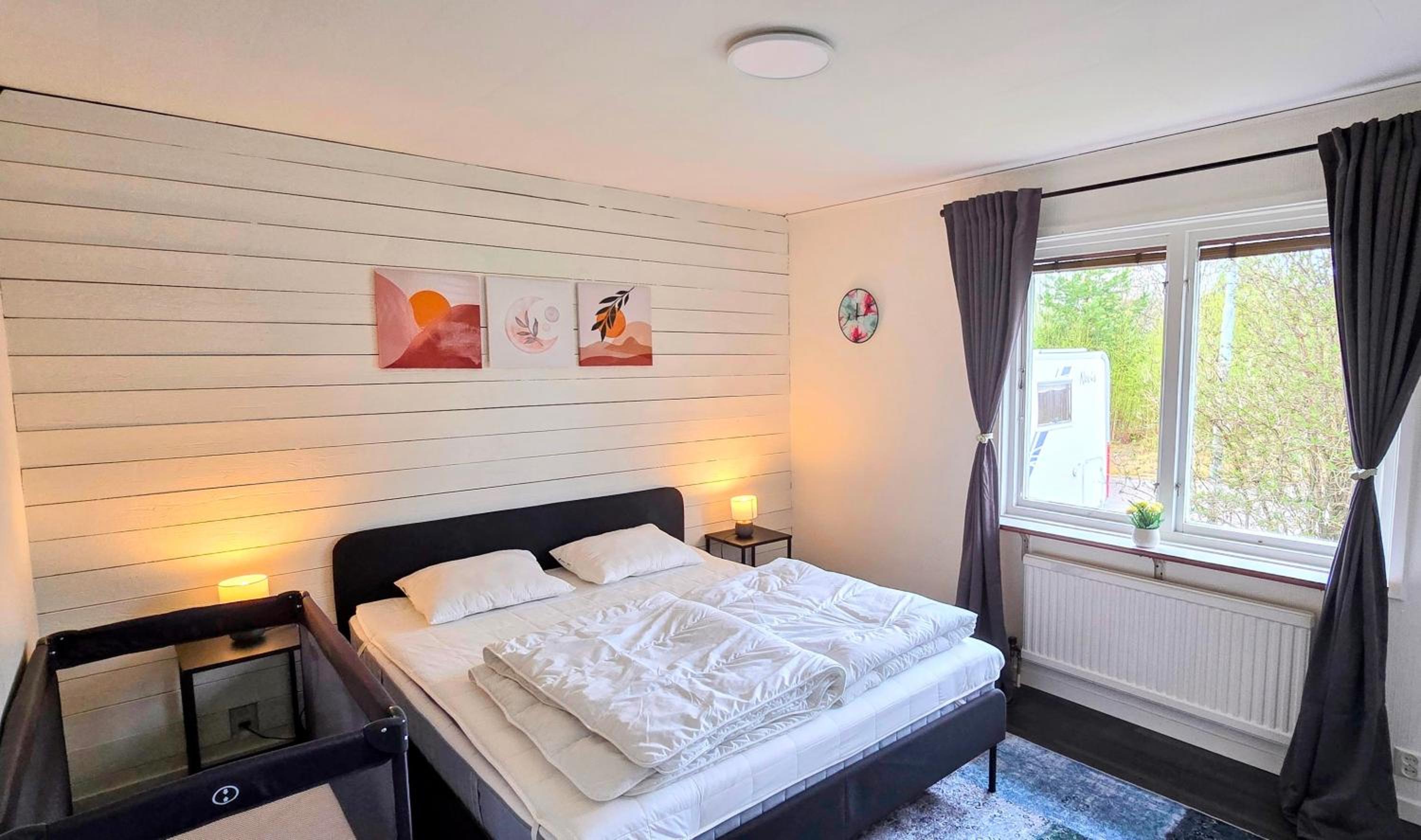 200m to Sweden's Largest Lake - 3BR House & BBQ