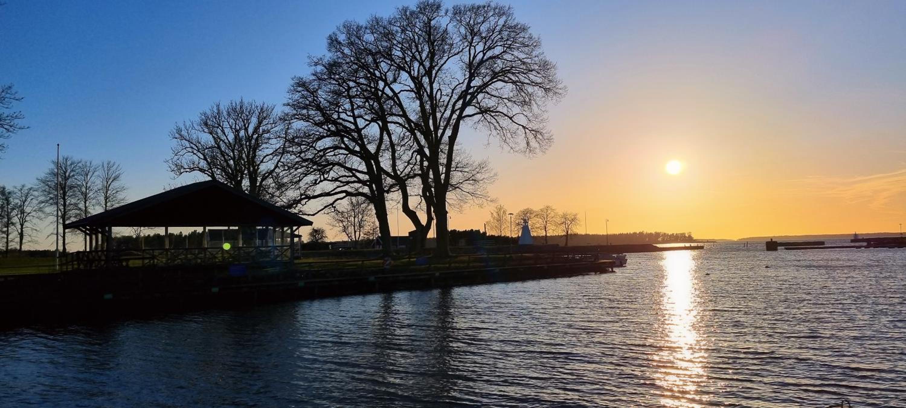 200m to Sweden's Largest Lake - 3BR House & BBQ