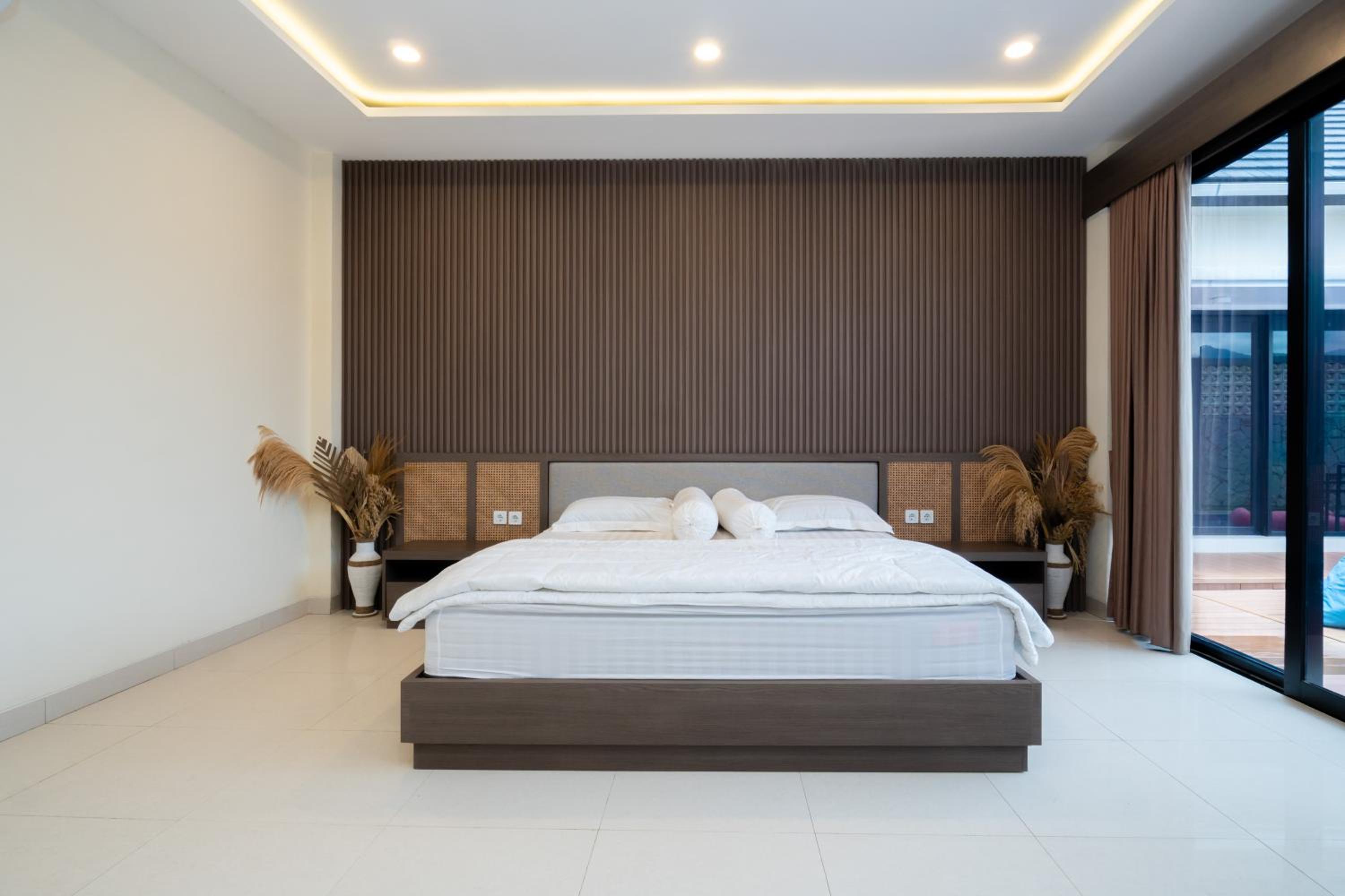 Odetta Villa Puncak - Kolam Renang Private