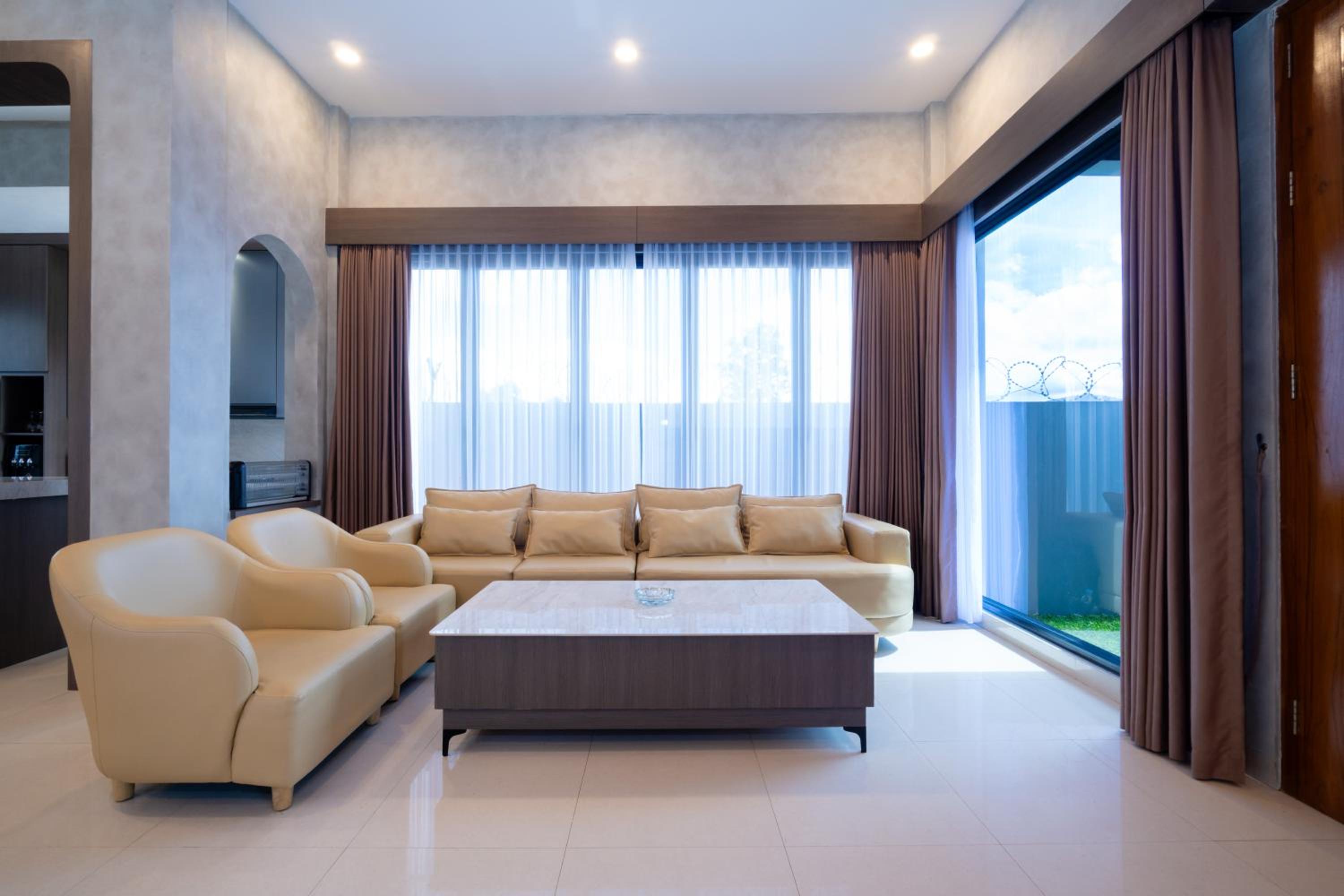 Odetta Villa Puncak - Kolam Renang Private