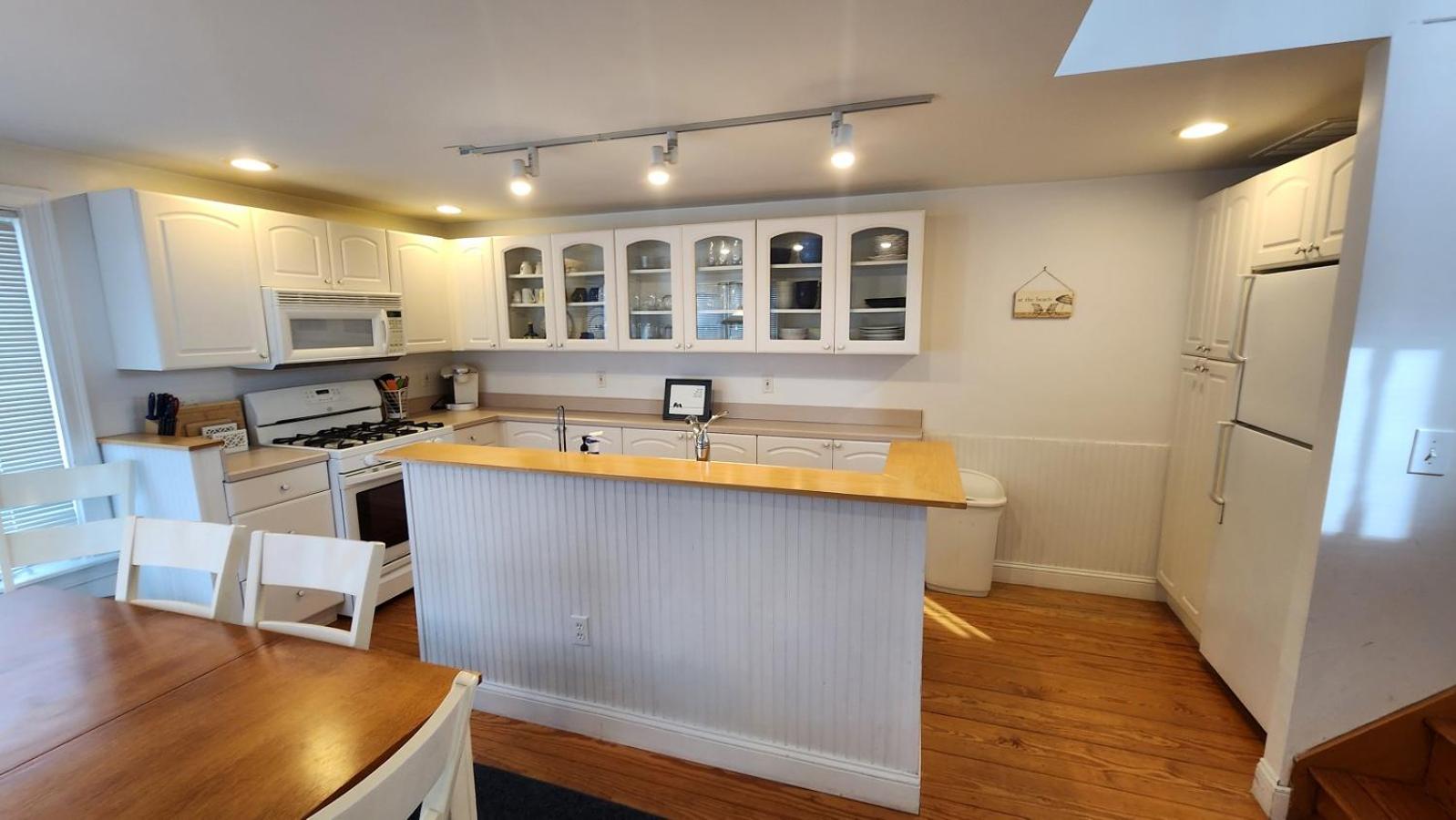 Spacious Oceanfront 3BR Condo with Private Beach in Ideal Hyannis Location