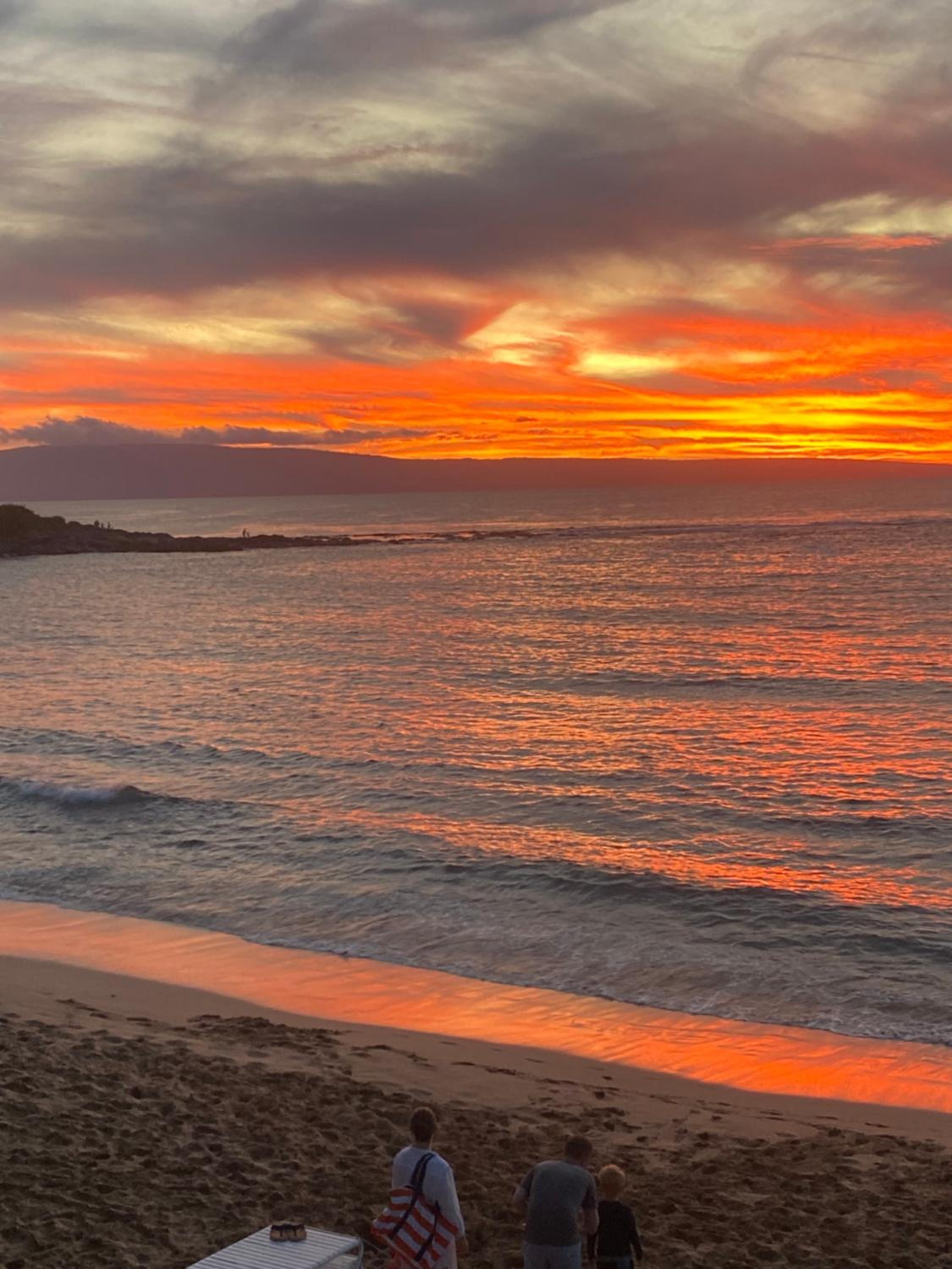 This is it! Dreamy Beach, Stunning Views, Awesome Location 10 guest limit