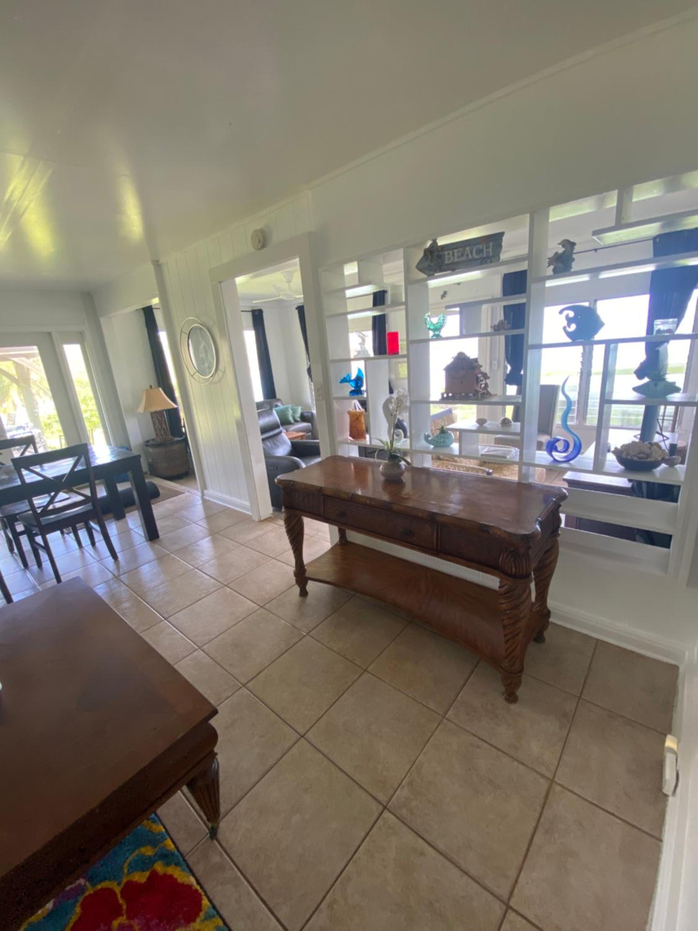 This is it! Dreamy Beach, Stunning Views, Awesome Location 10 guest limit