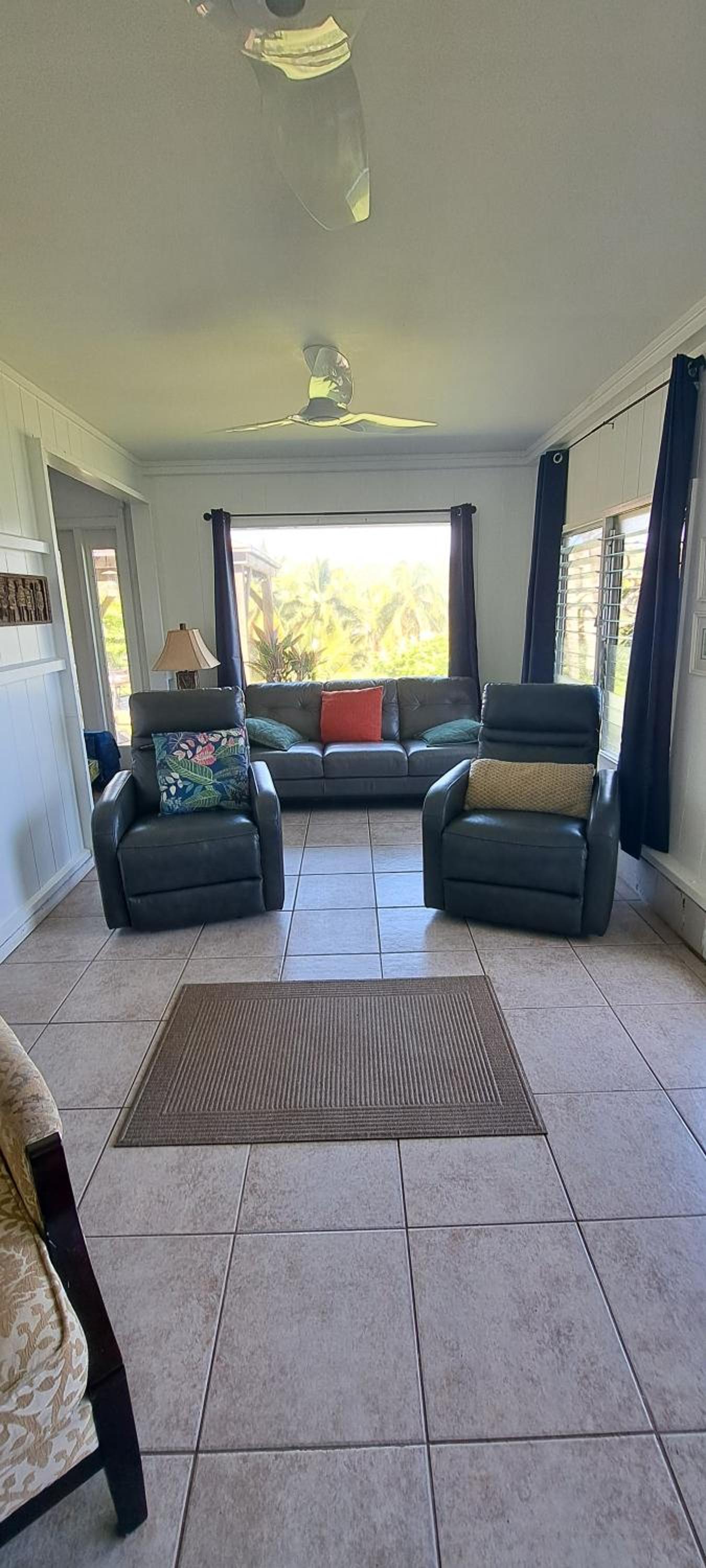 This is it! Dreamy Beach, Stunning Views, Awesome Location 10 guest limit