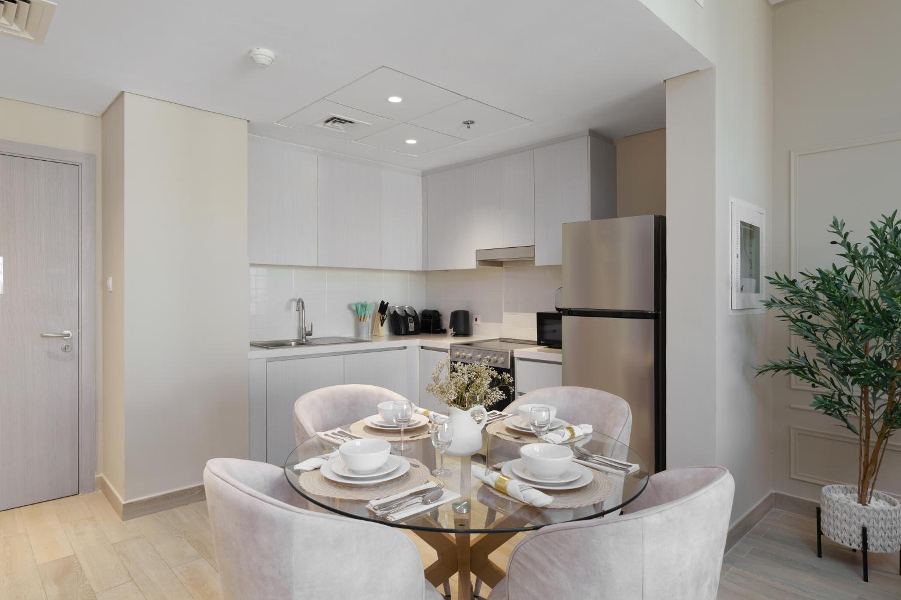 Maison Privee - Exquisite Living with Scenic Canal Vws on Yas Island