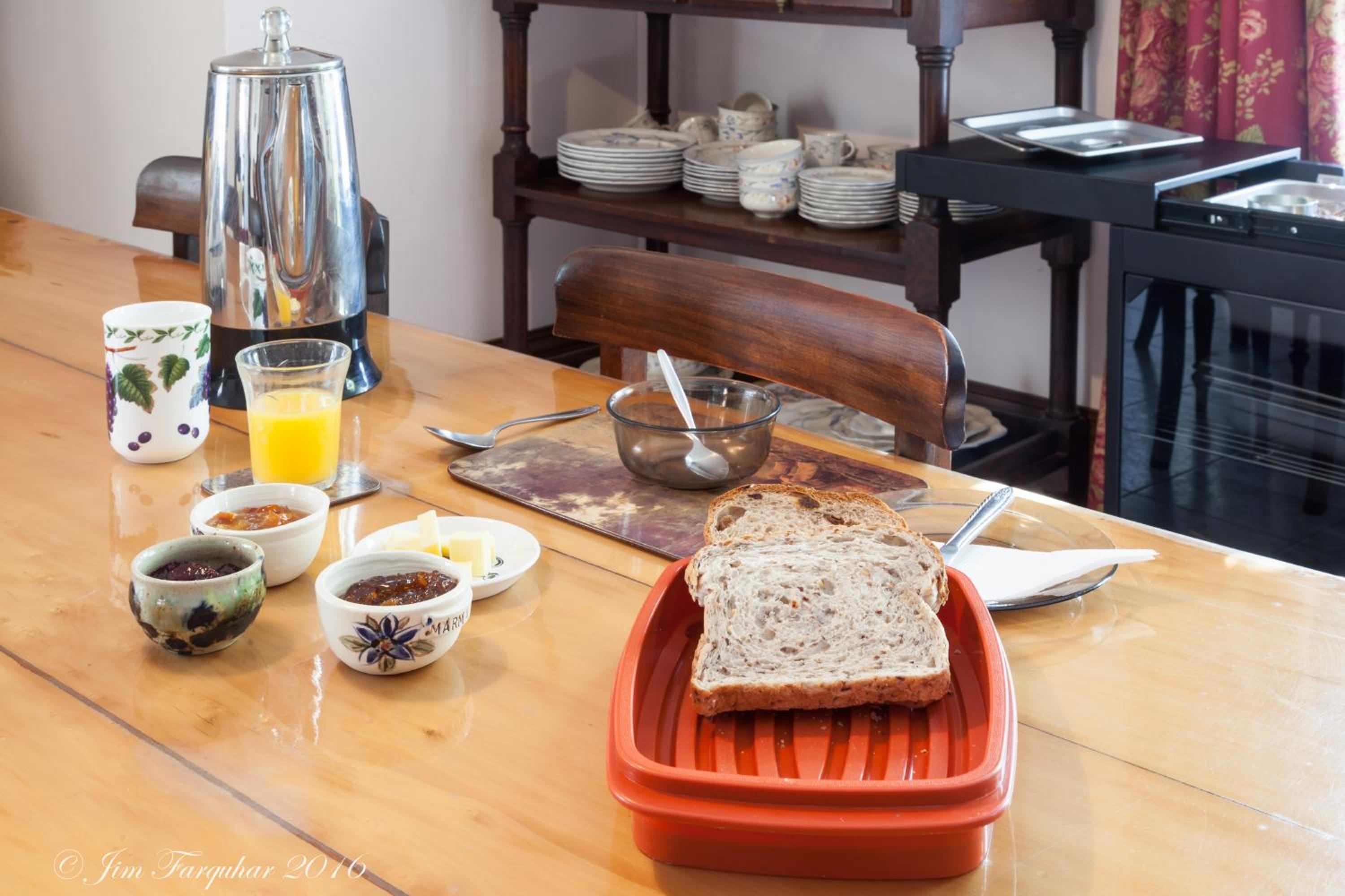 Aarn House B&B Airport Accommodation