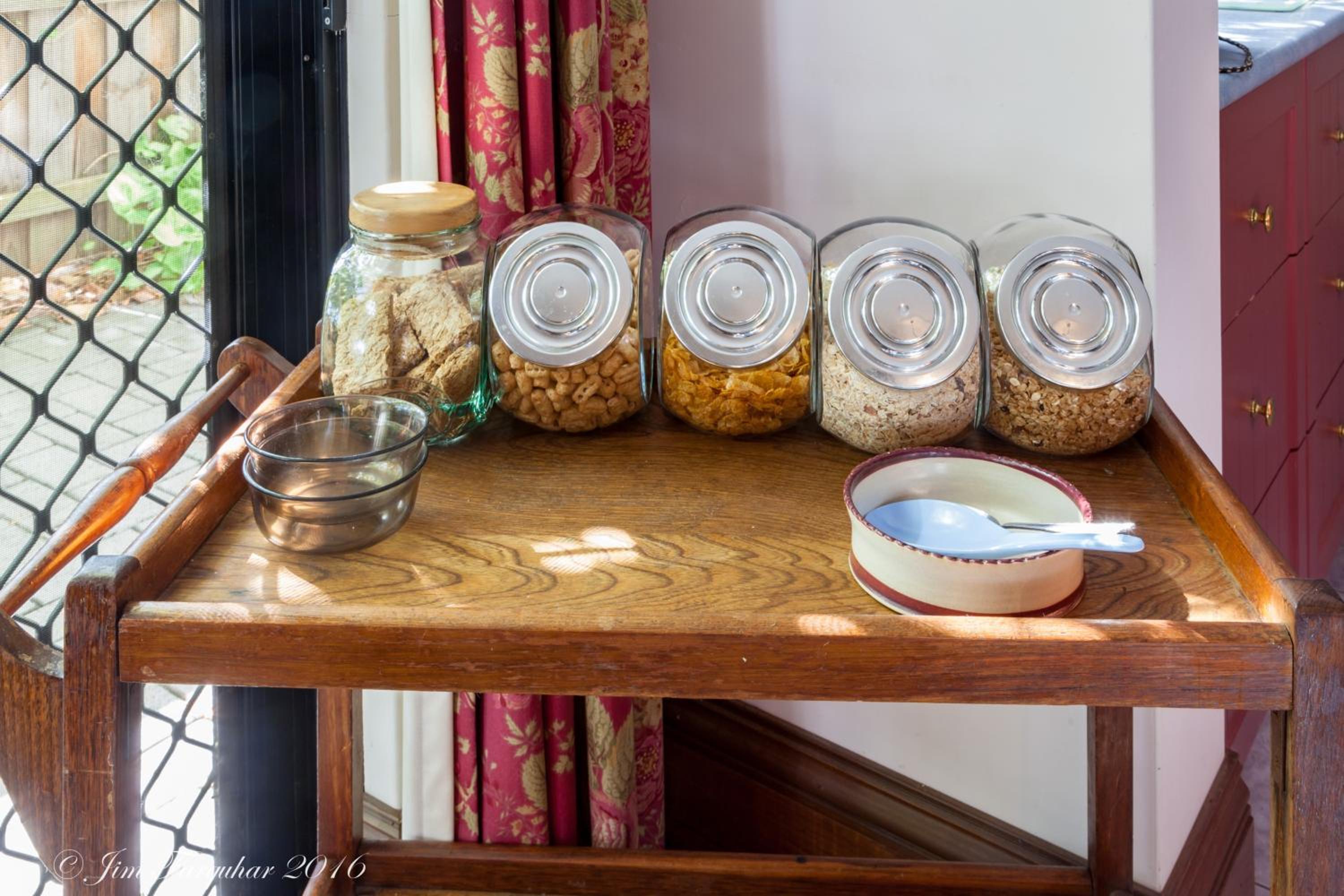 Aarn House B&B Airport Accommodation