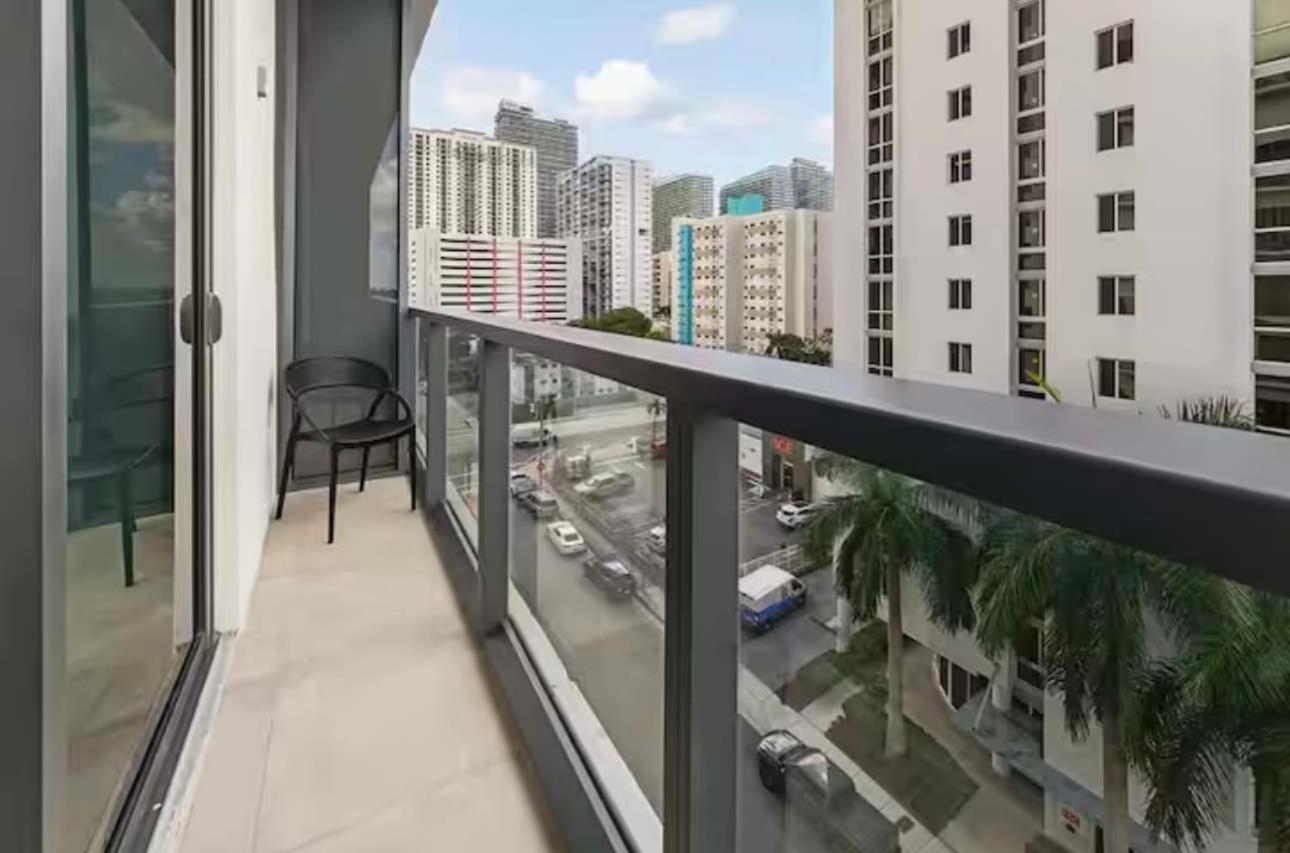 Modern Brickell Luxe Apartment by Palermo Home Miami