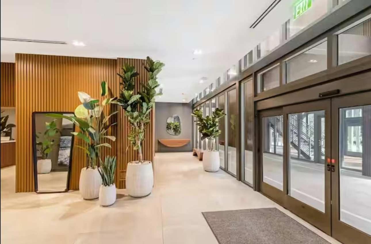 Modern Brickell Luxe Apartment by Palermo Home Miami