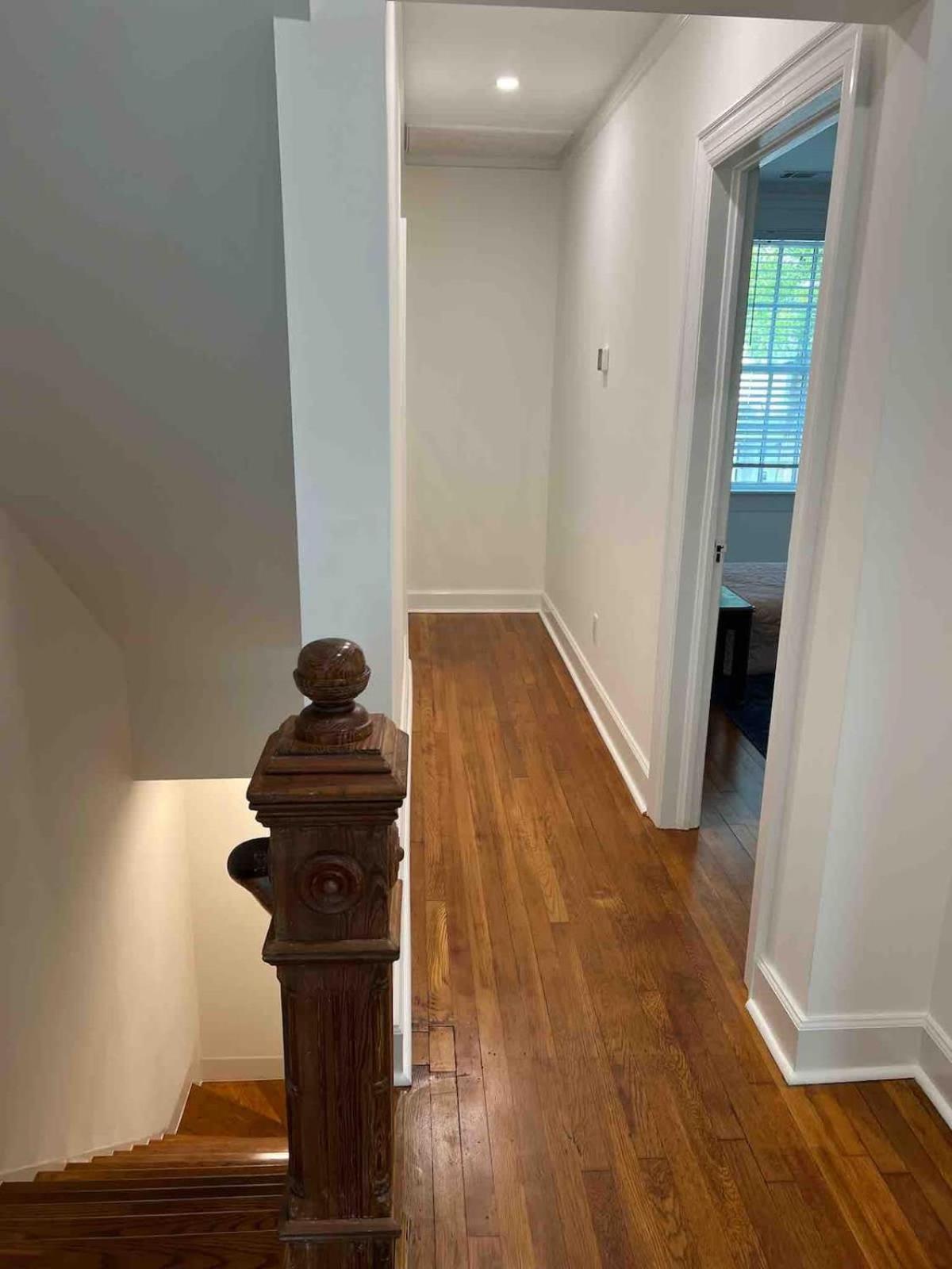 Classy 3-Story Downtown Apt - Great Location