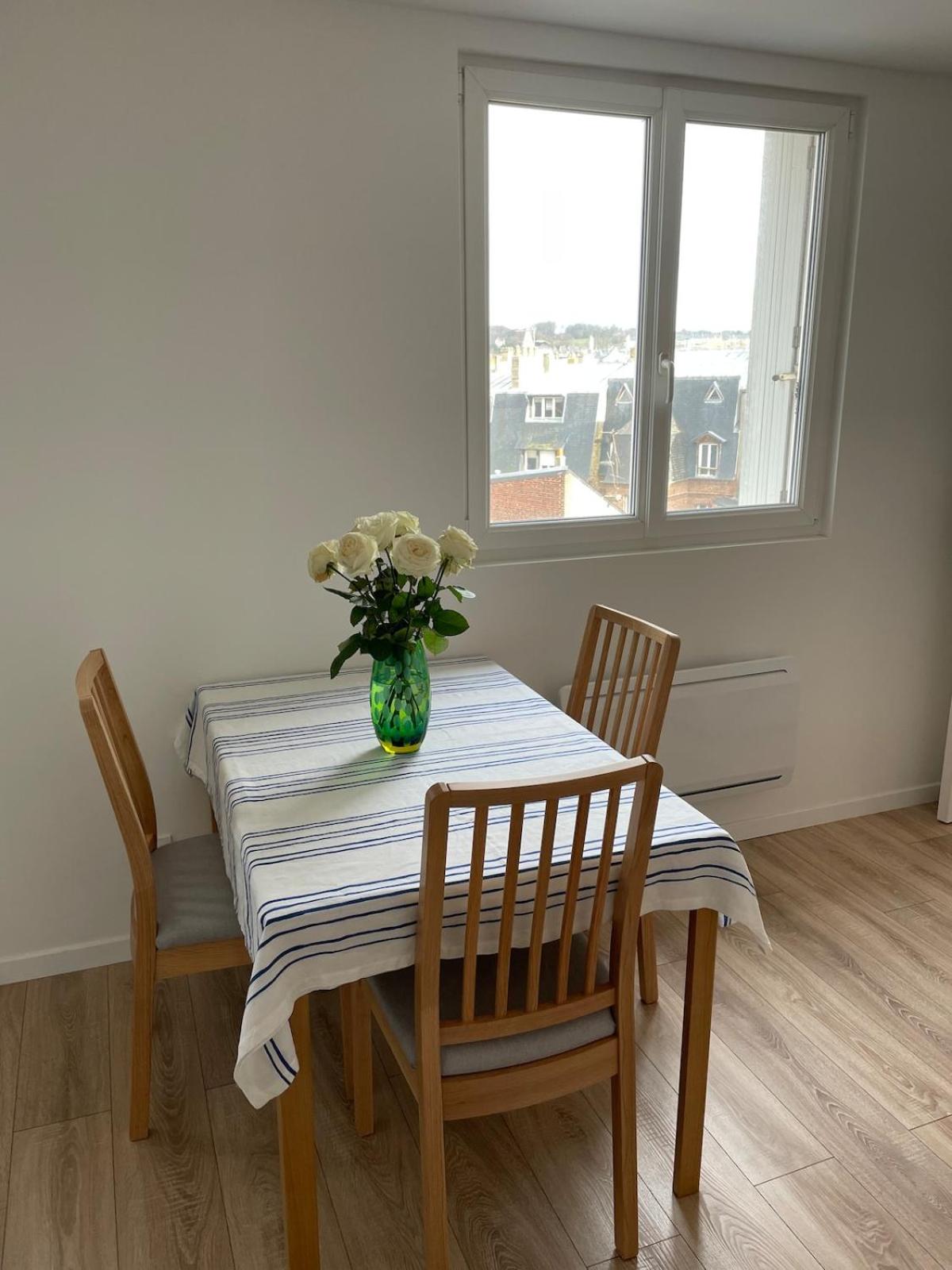 Place Morny, 2 rooms brand new, up to 4 guests